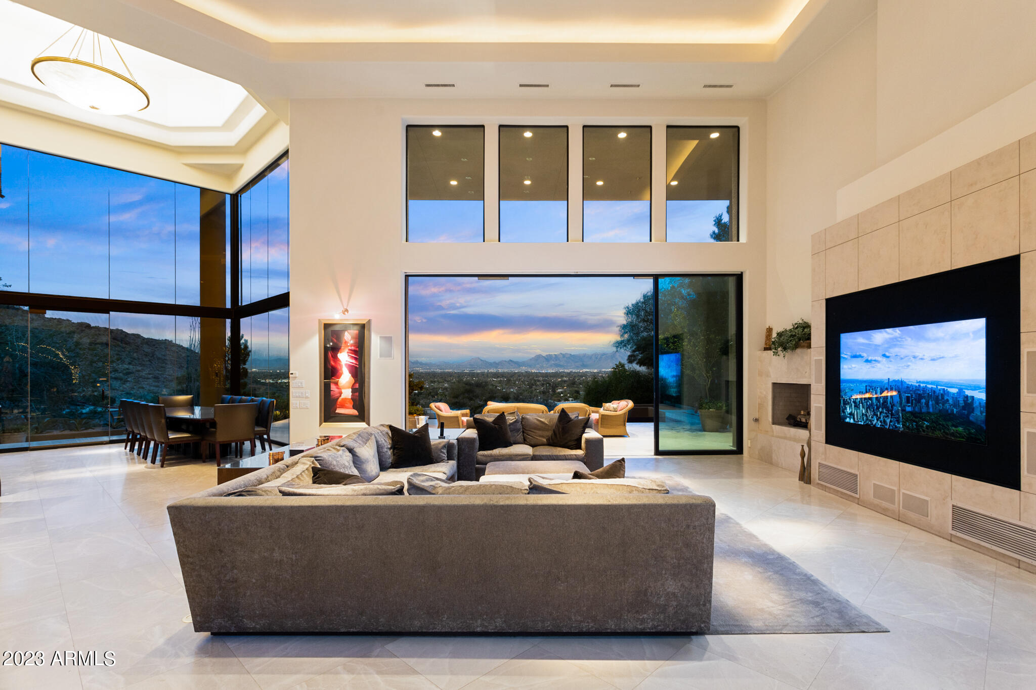 4401 E Mockingbird Lane