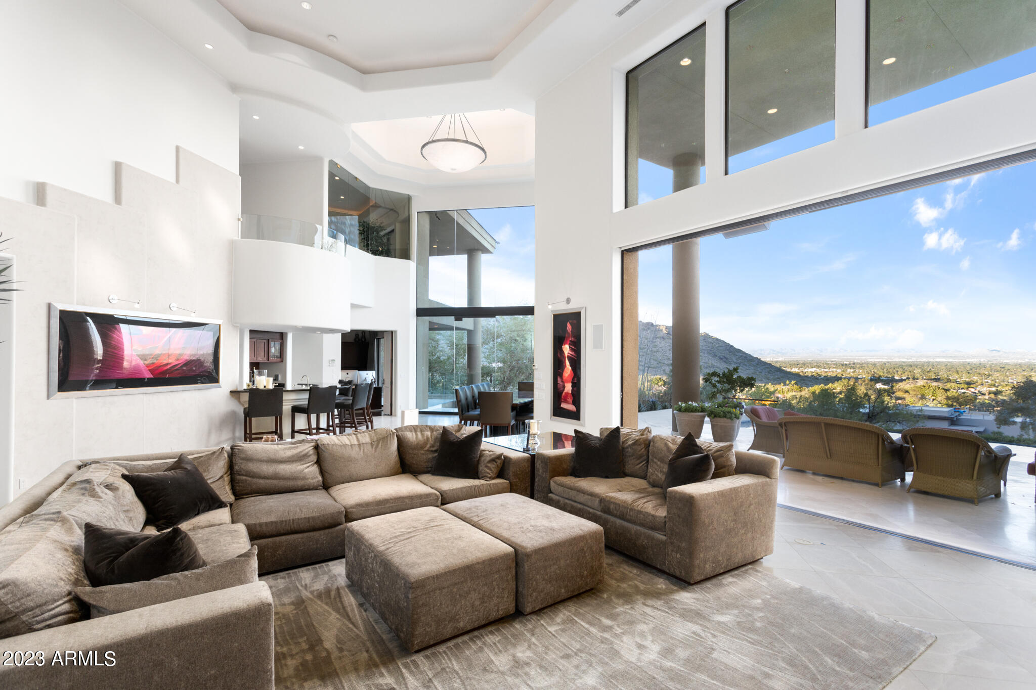 4401 E Mockingbird Lane