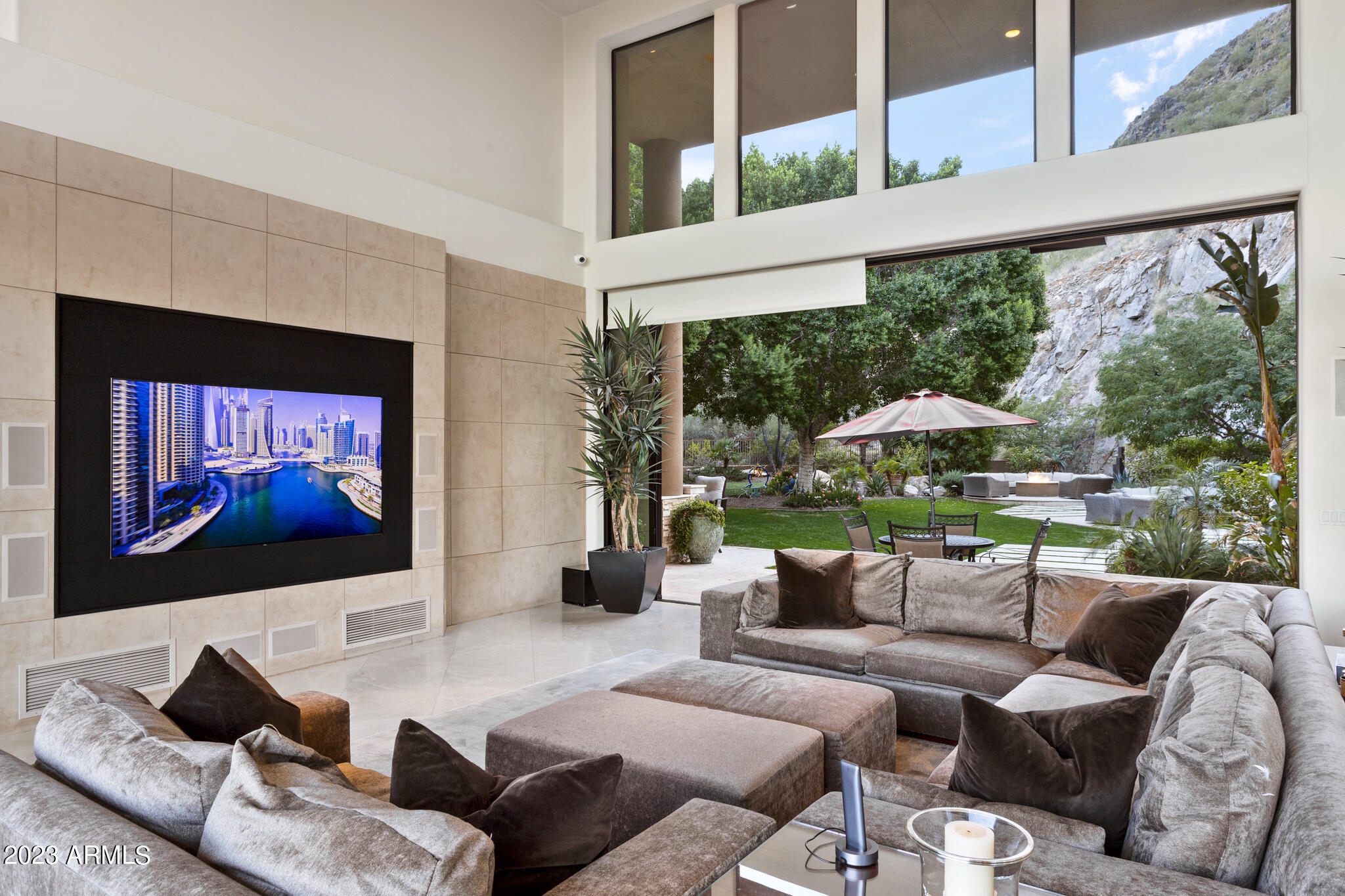 4401 E Mockingbird Lane
