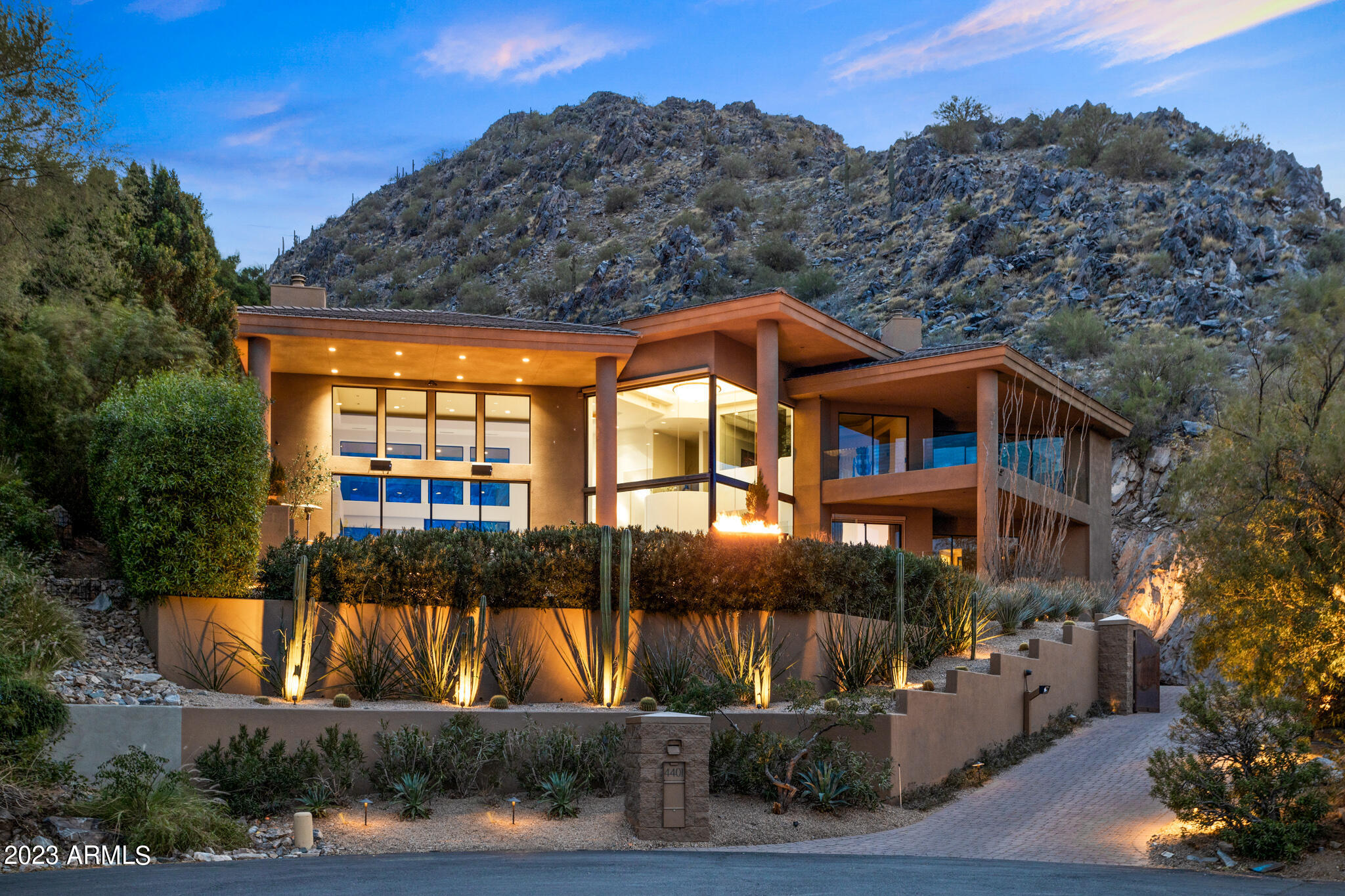 4401 E Mockingbird Lane