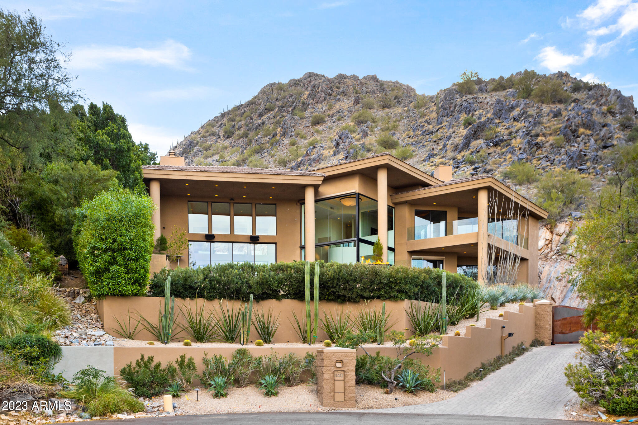 4401 E Mockingbird Lane