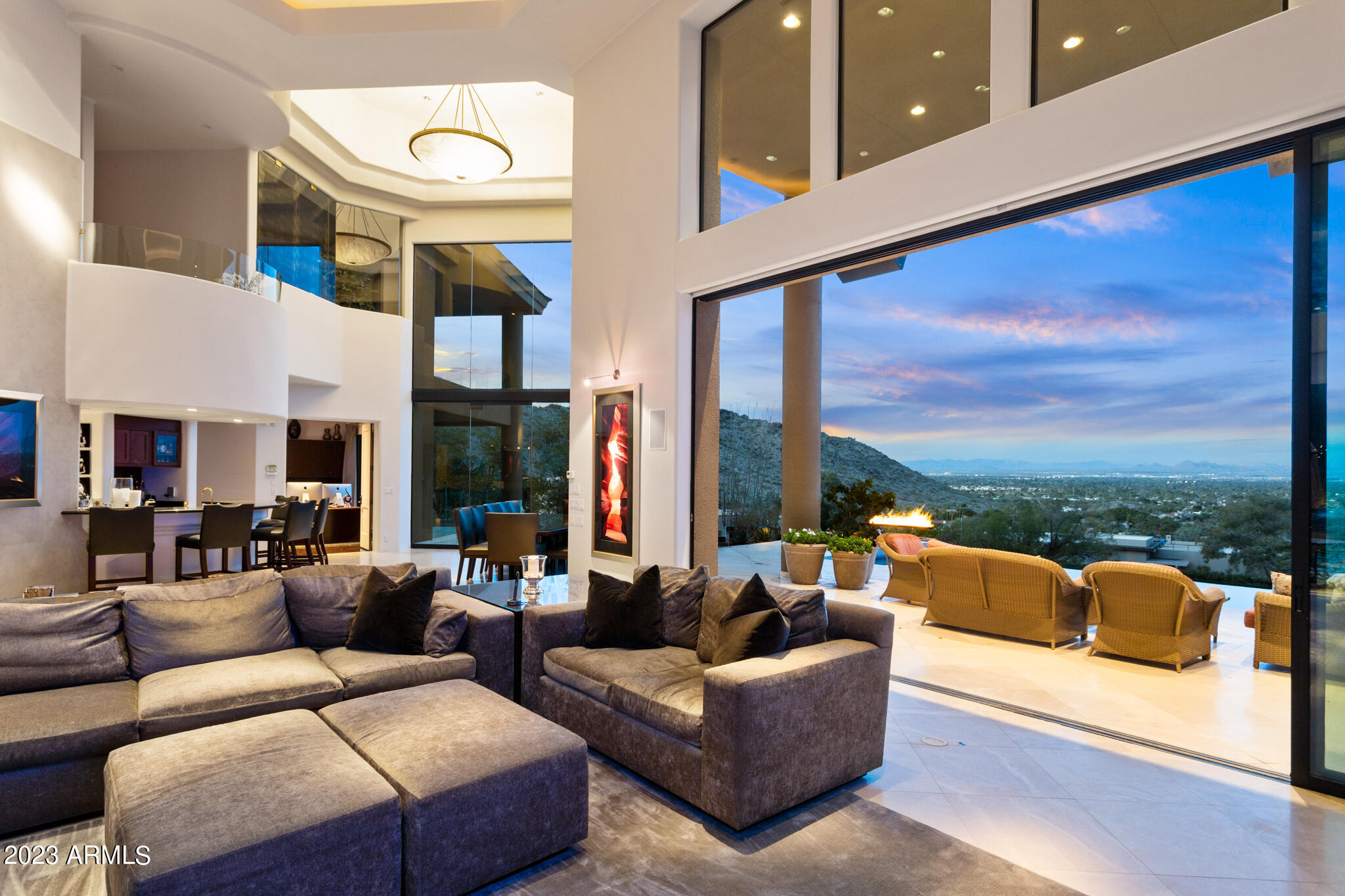 4401 E Mockingbird Lane