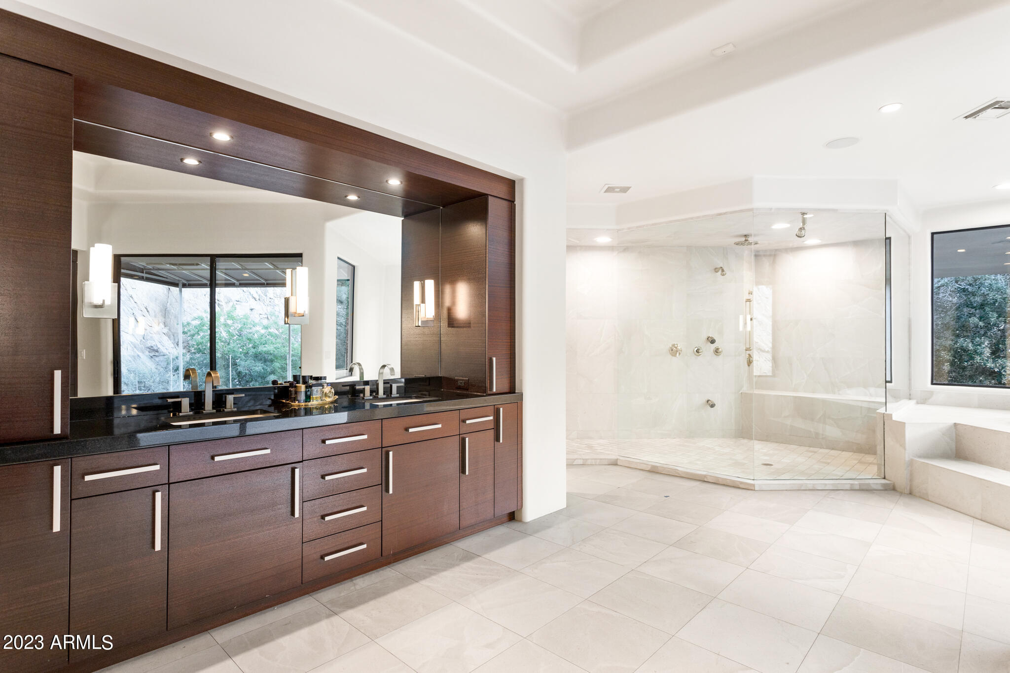 4401 E Mockingbird Lane