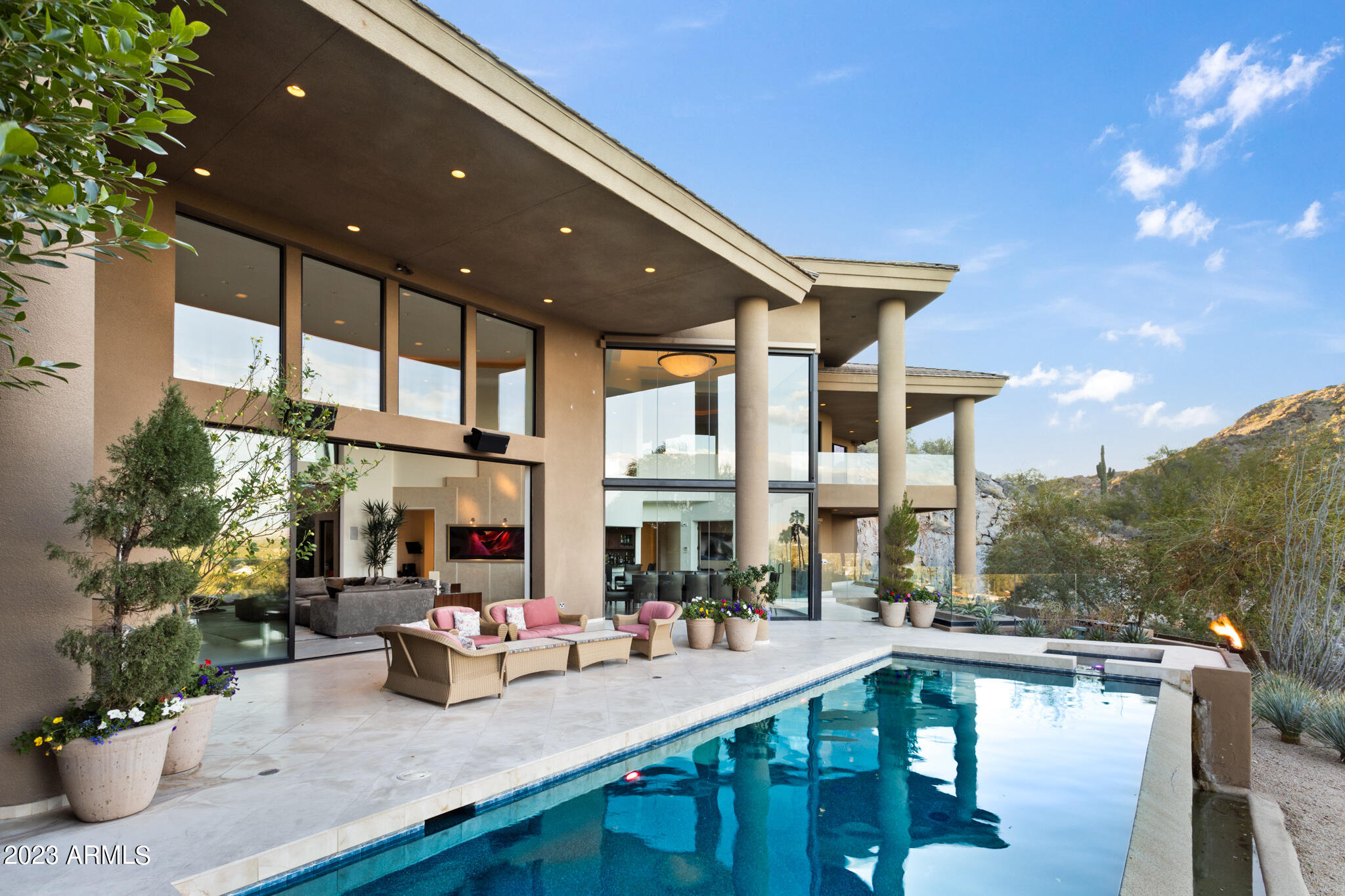 4401 E Mockingbird Lane