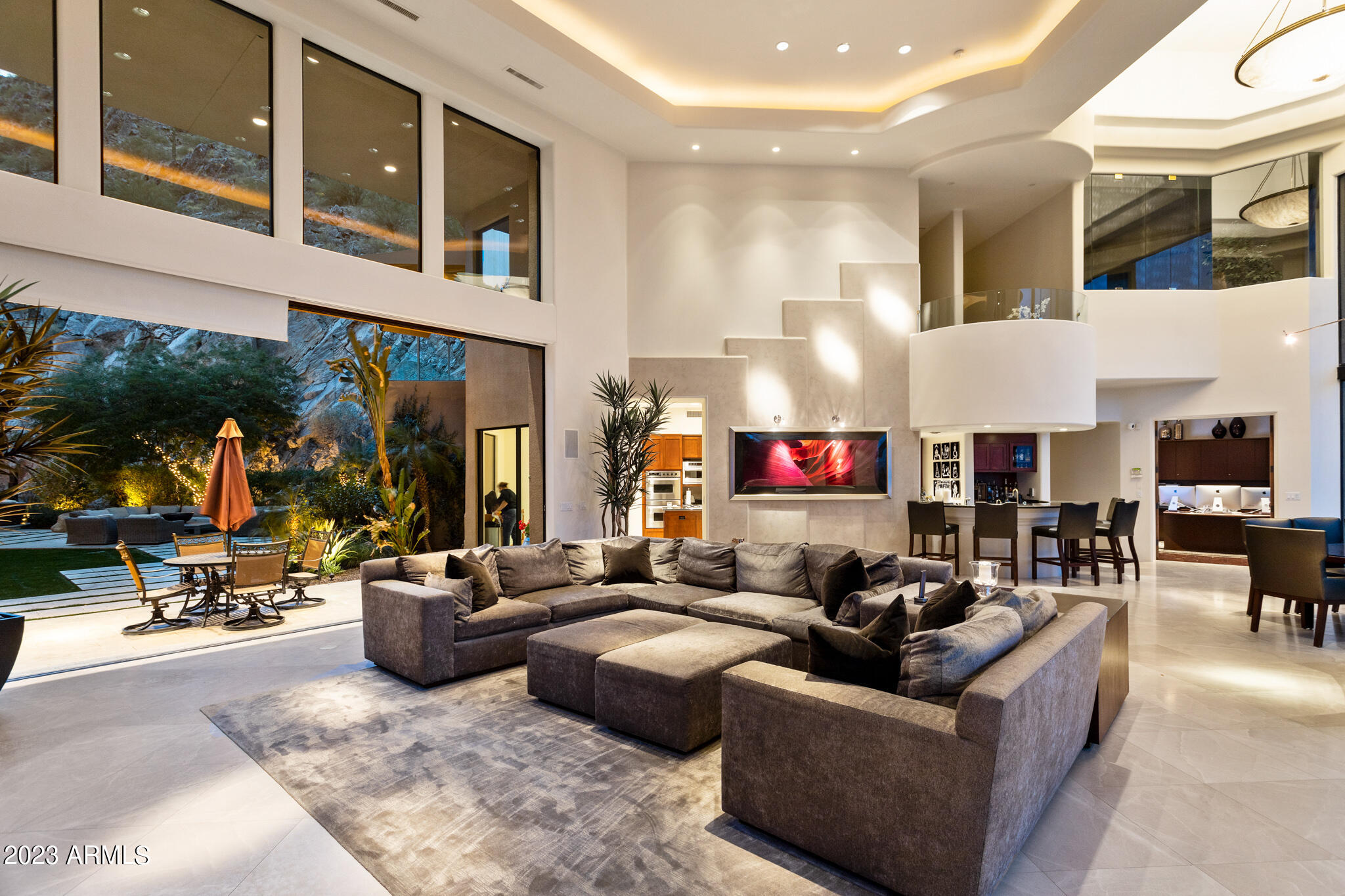 4401 E Mockingbird Lane