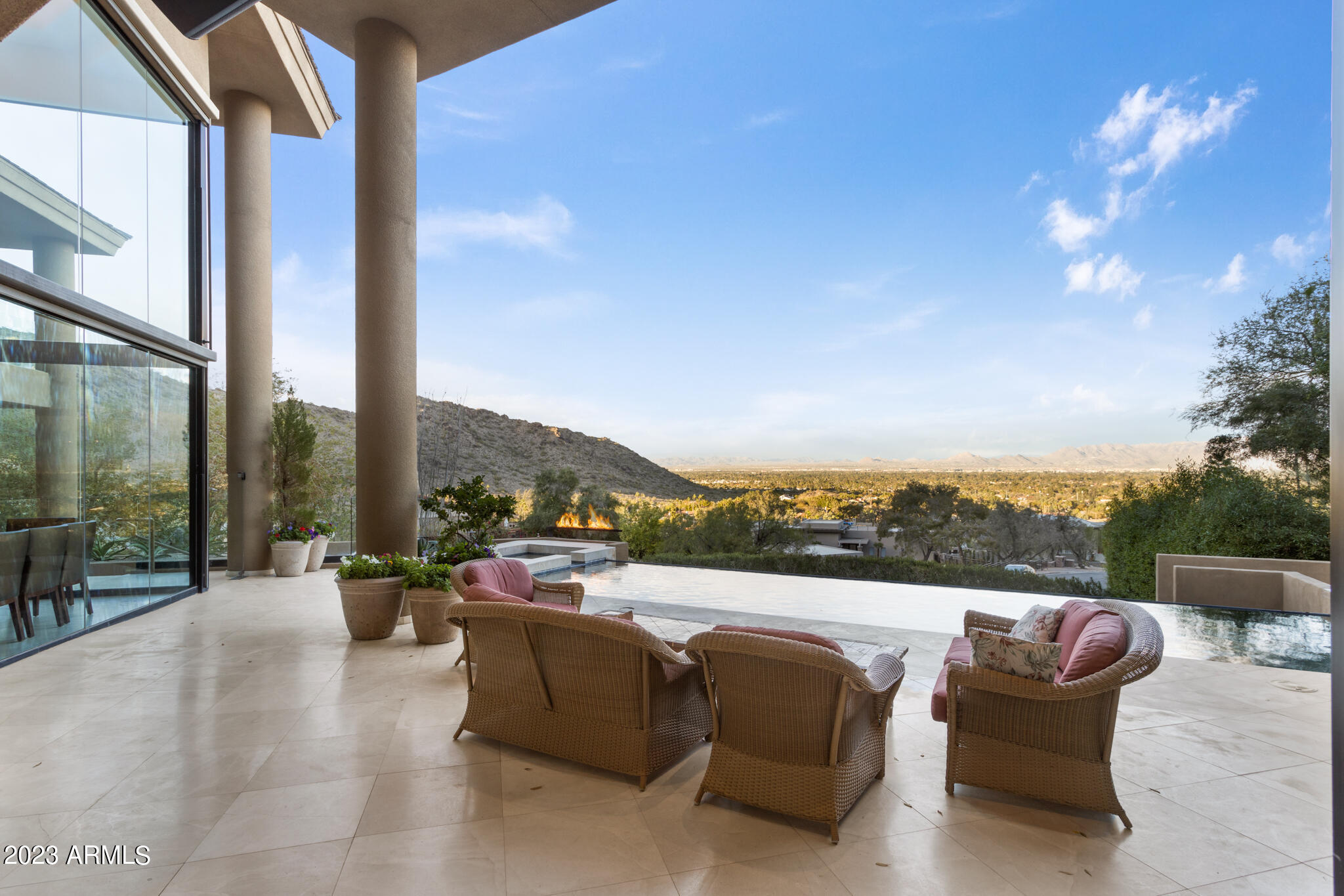 4401 E Mockingbird Lane