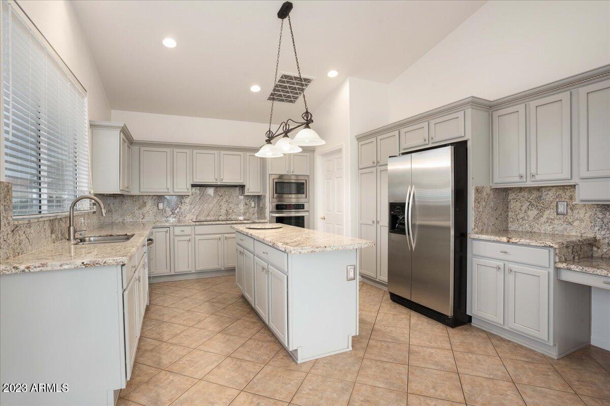 14931 W ROBSON Circle S