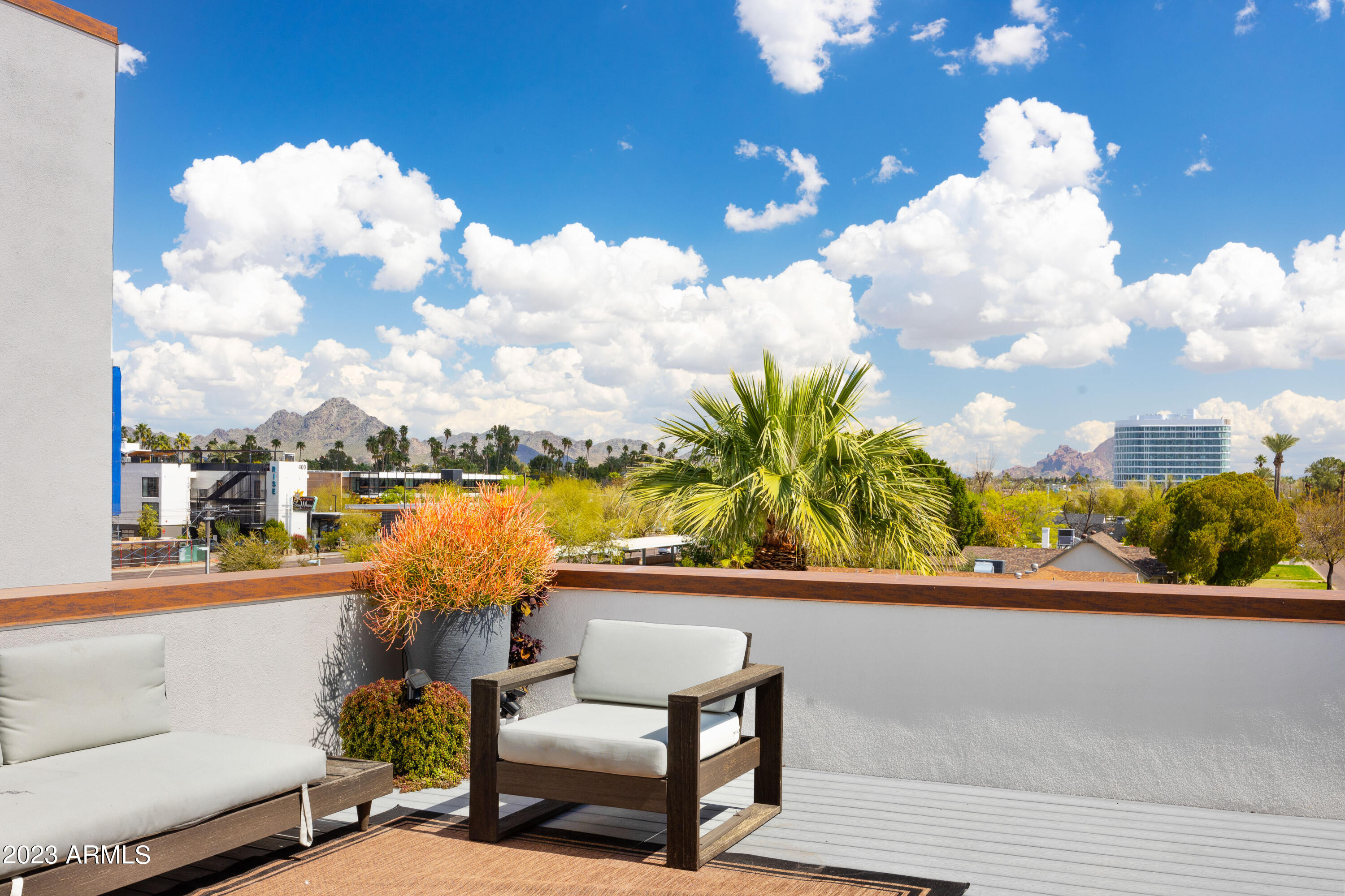 540 W Mariposa Street Unit: 1