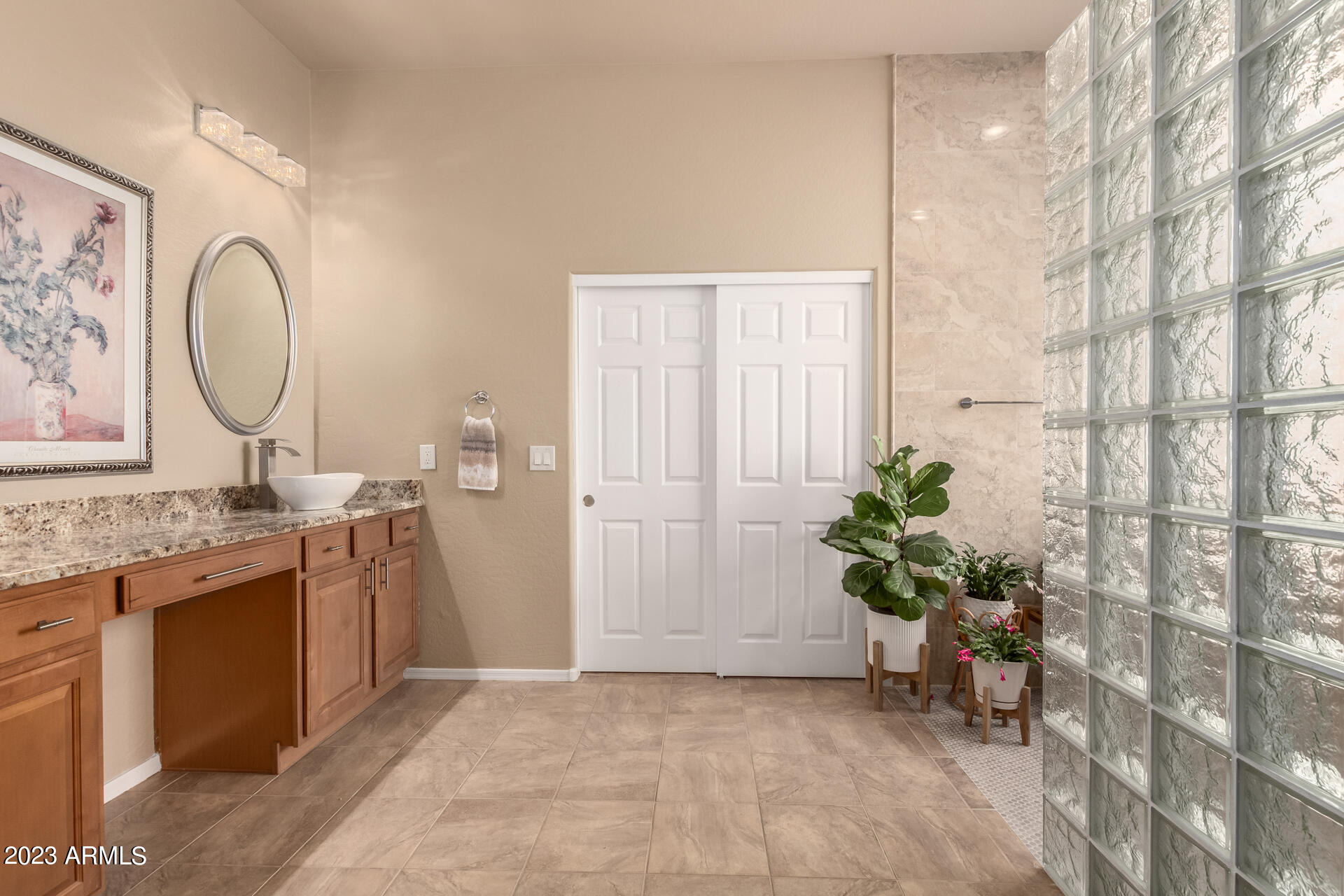 4317 W SUMMERSIDE Road