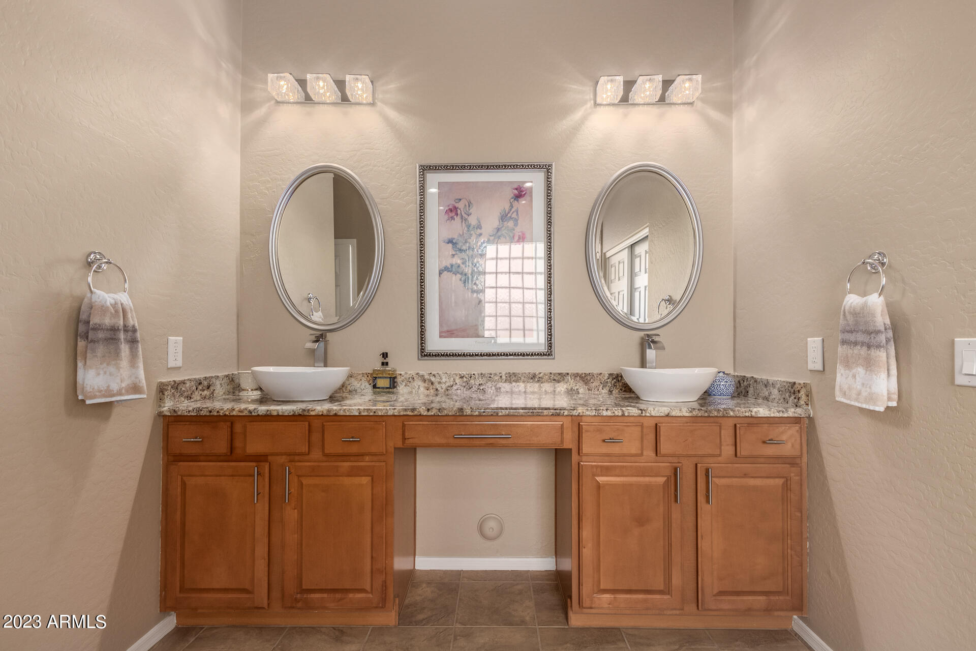 4317 W SUMMERSIDE Road