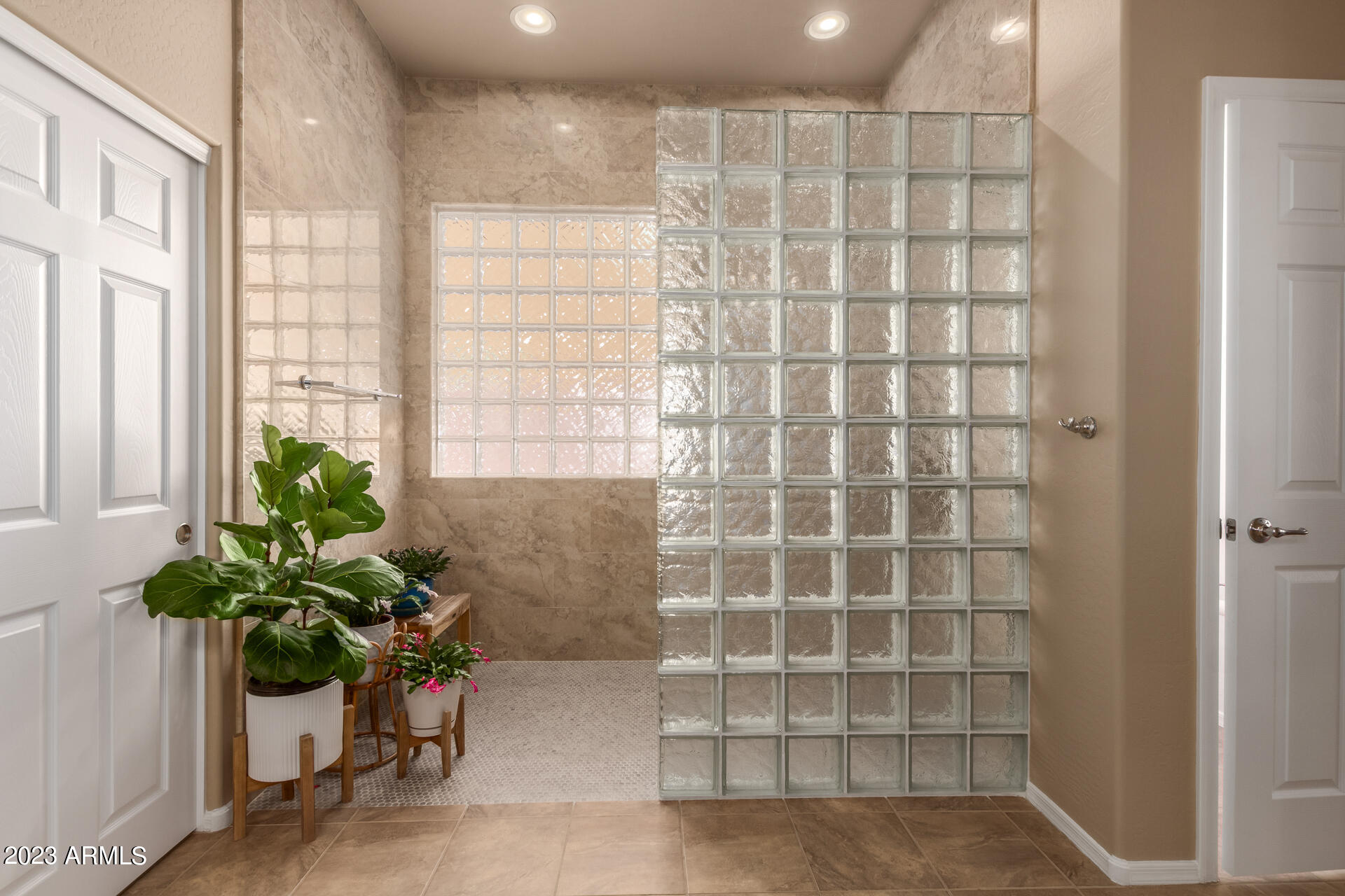 4317 W SUMMERSIDE Road