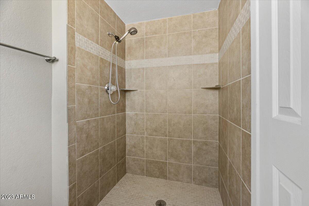 1430 W ROCKWOOD Drive