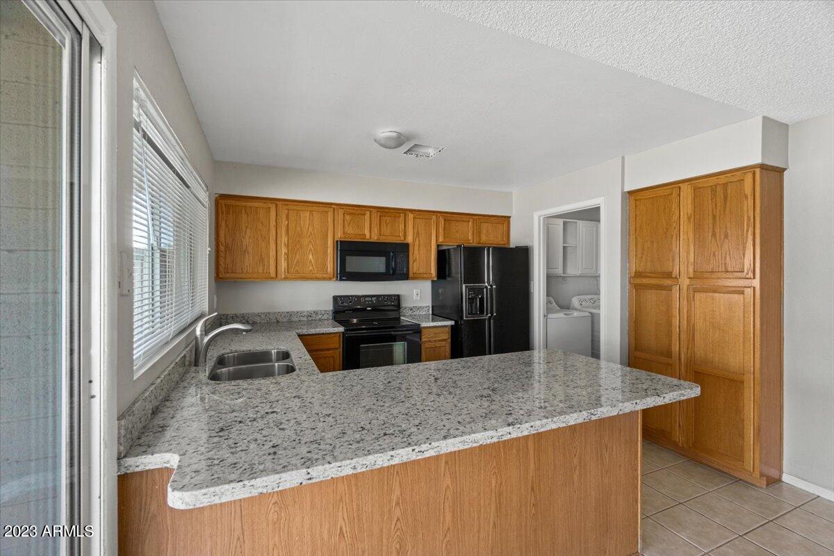 1430 W ROCKWOOD Drive