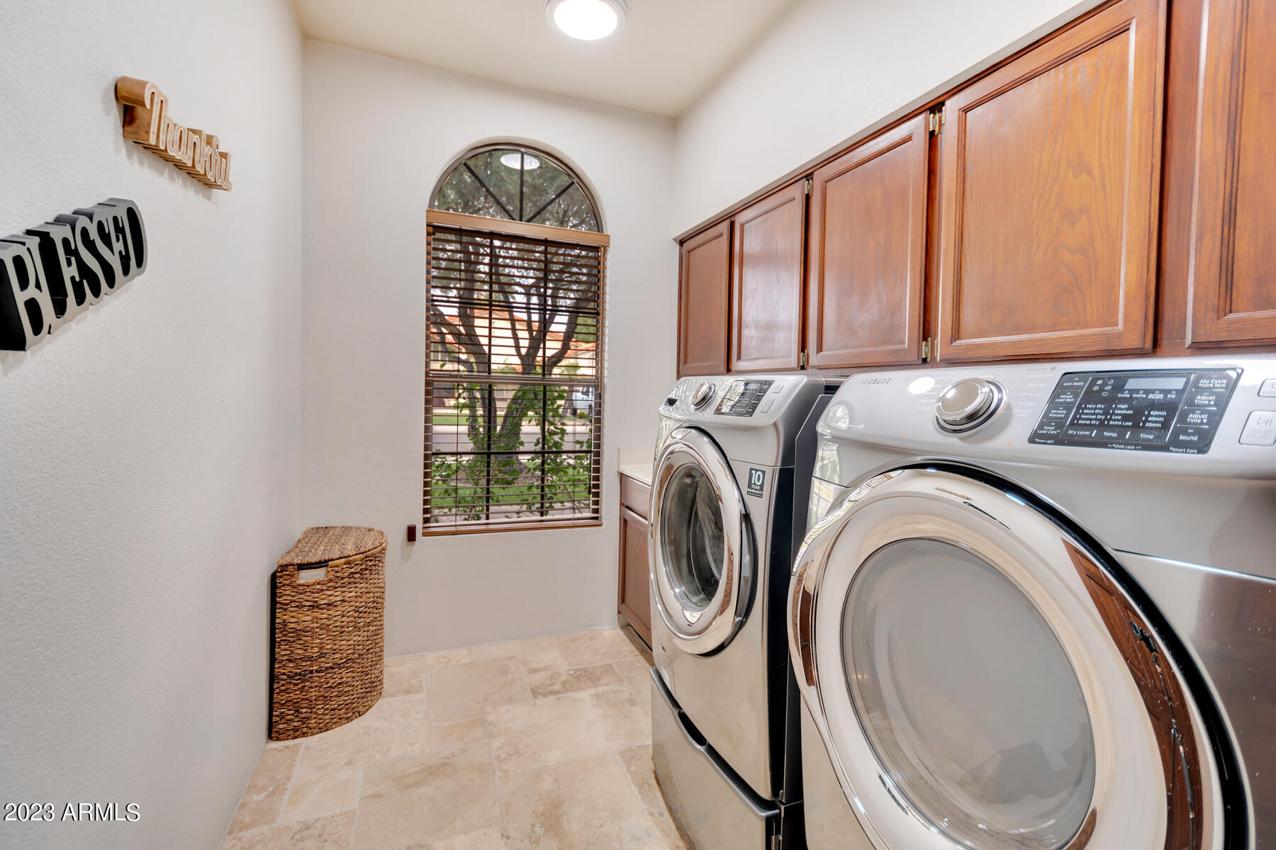 8387 E THOROUGHBRED Trail