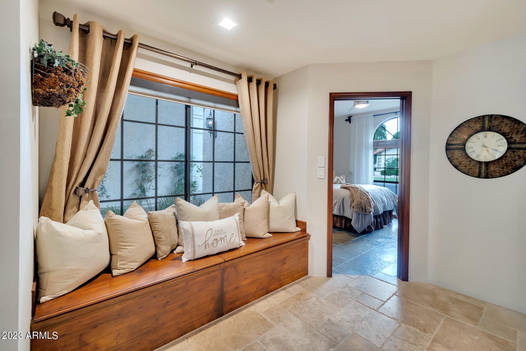 8387 E THOROUGHBRED Trail