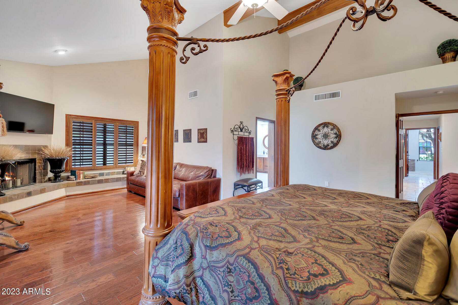 8387 E THOROUGHBRED Trail