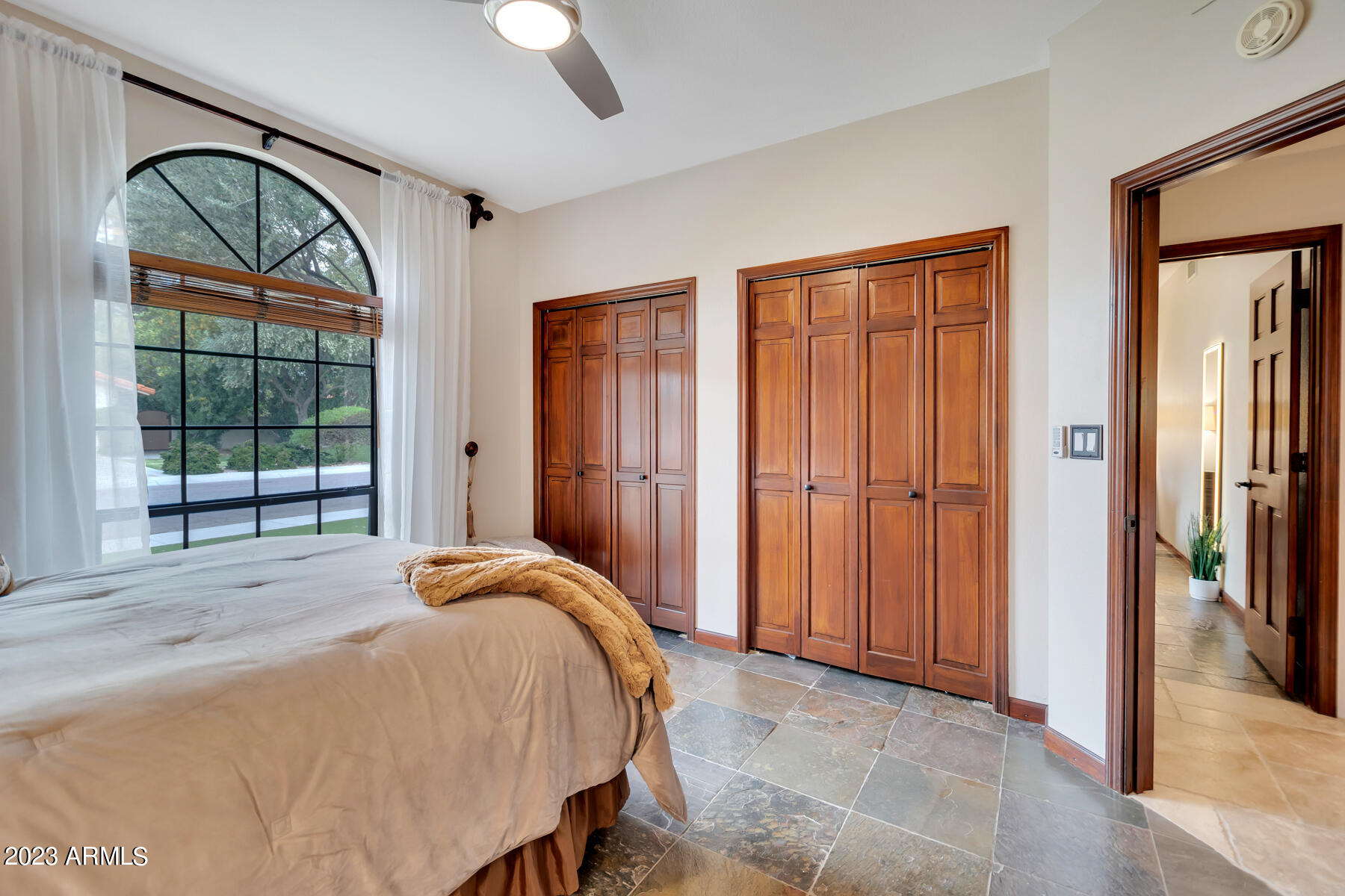 8387 E THOROUGHBRED Trail