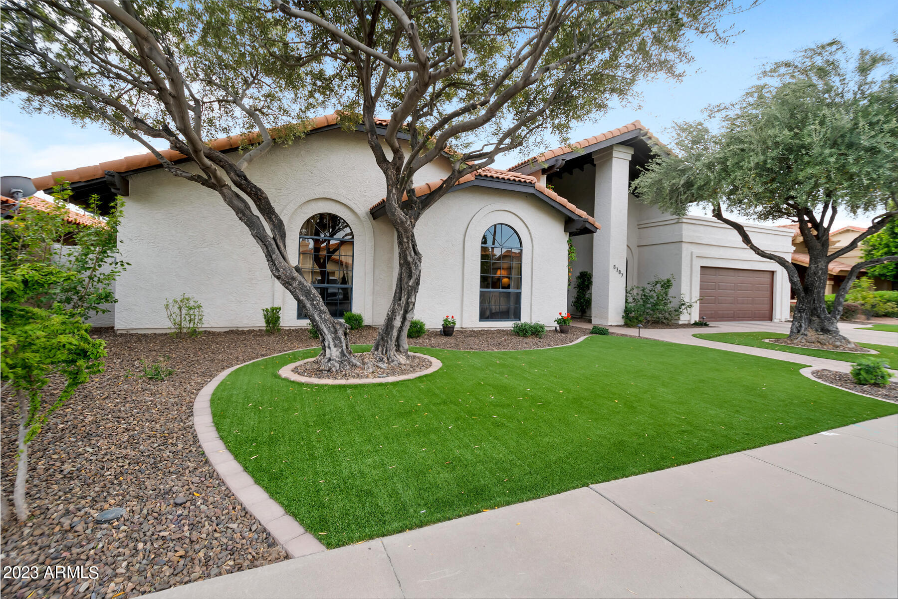 8387 E THOROUGHBRED Trail