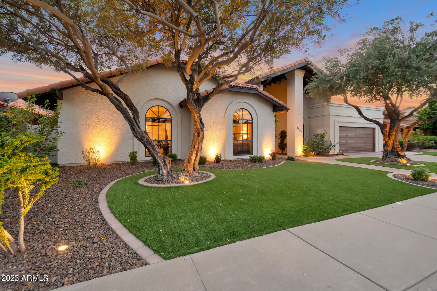 8387 E THOROUGHBRED Trail