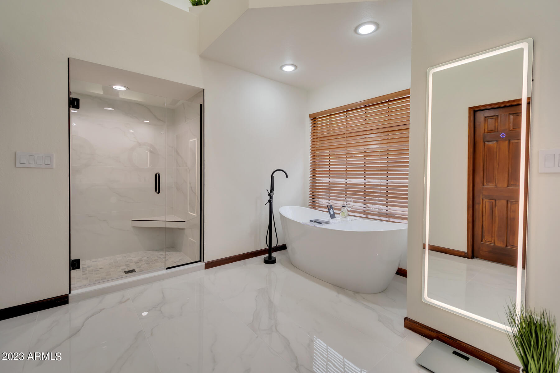 8387 E THOROUGHBRED Trail