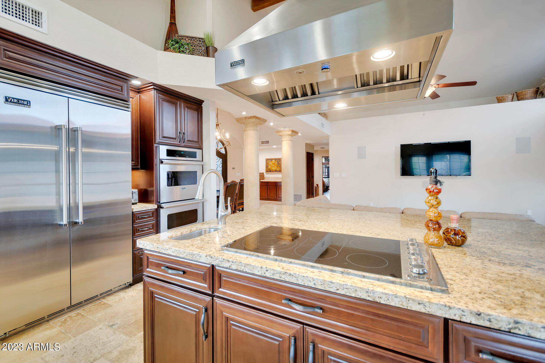 8387 E THOROUGHBRED Trail