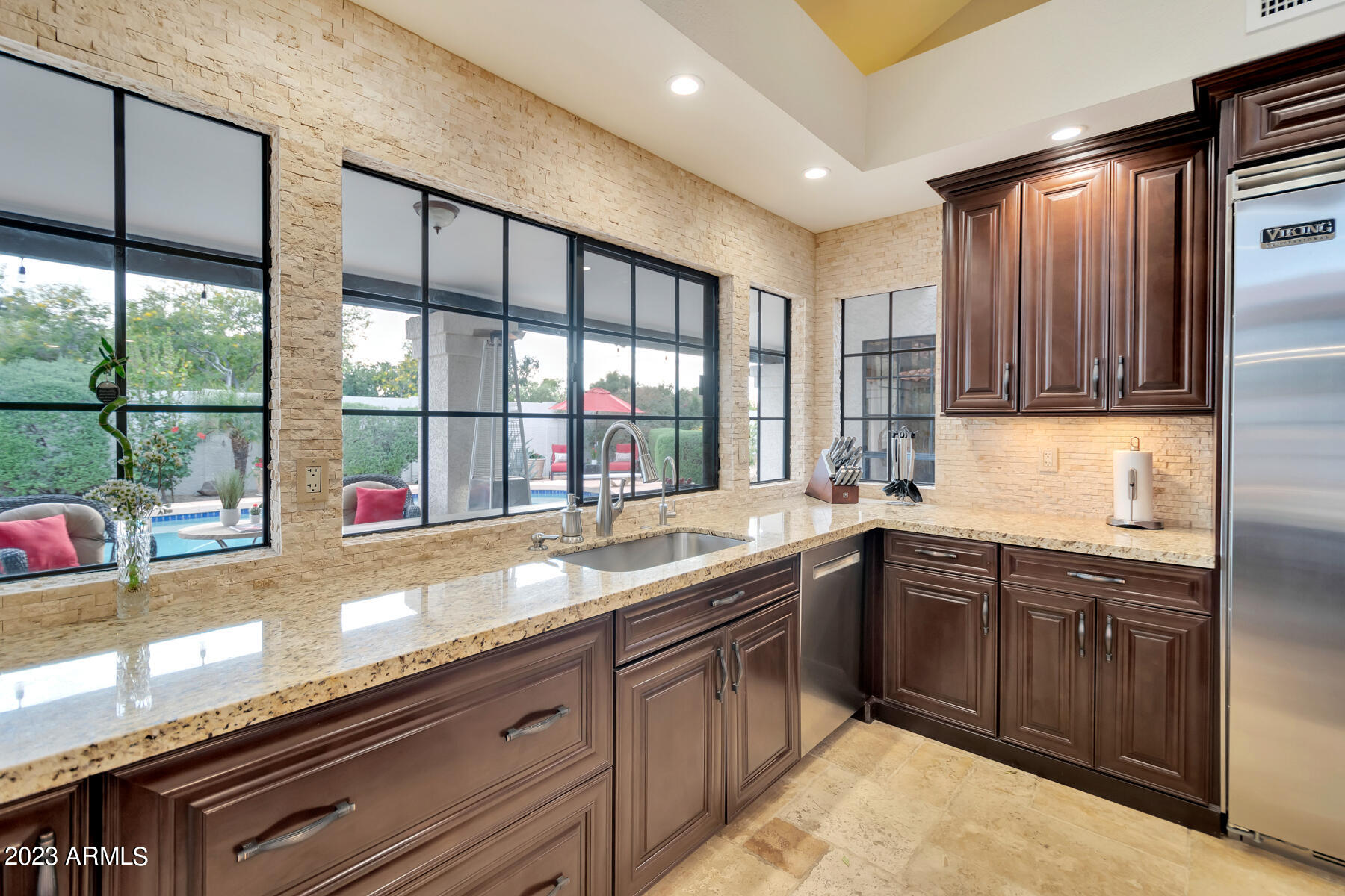 8387 E THOROUGHBRED Trail