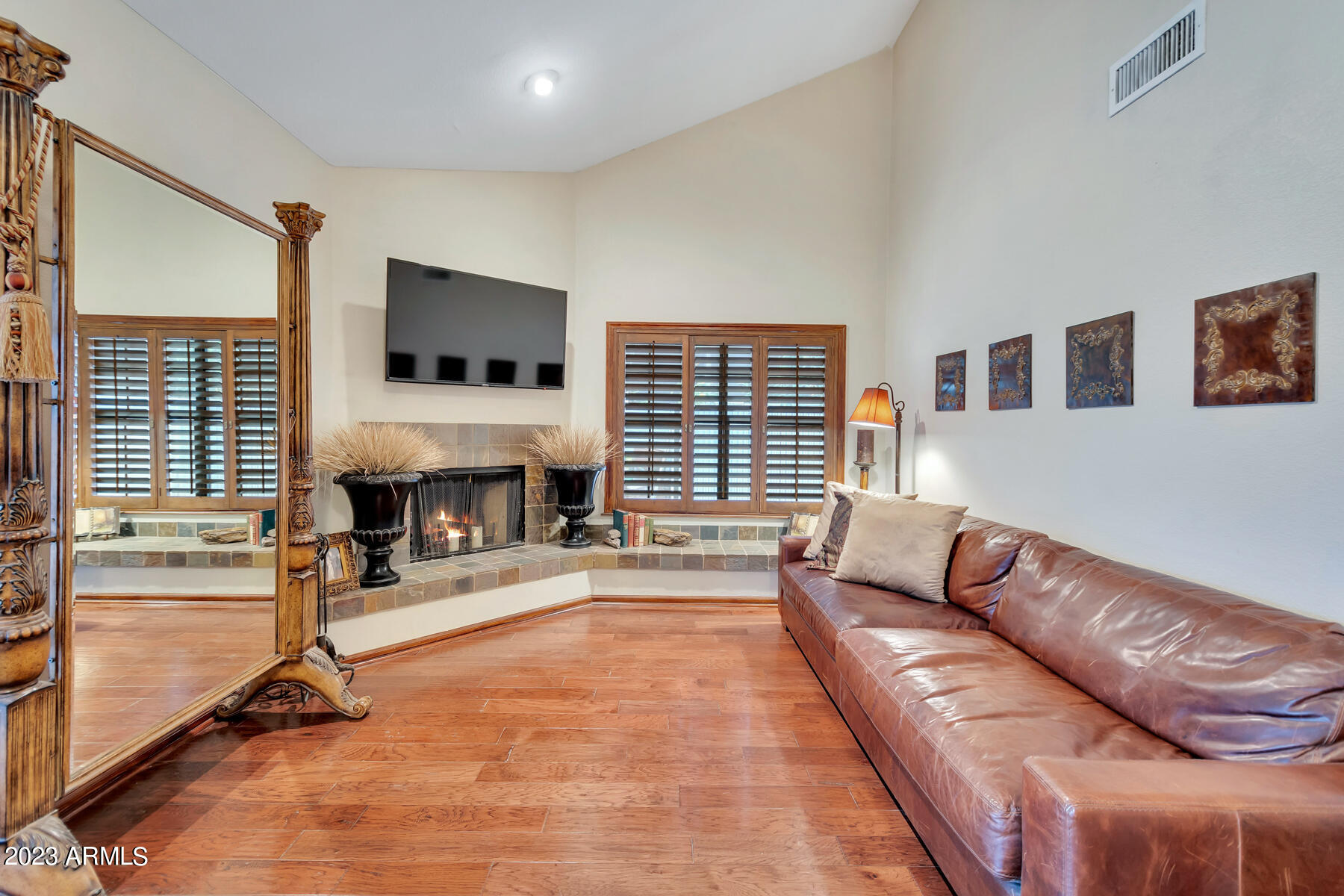 8387 E THOROUGHBRED Trail