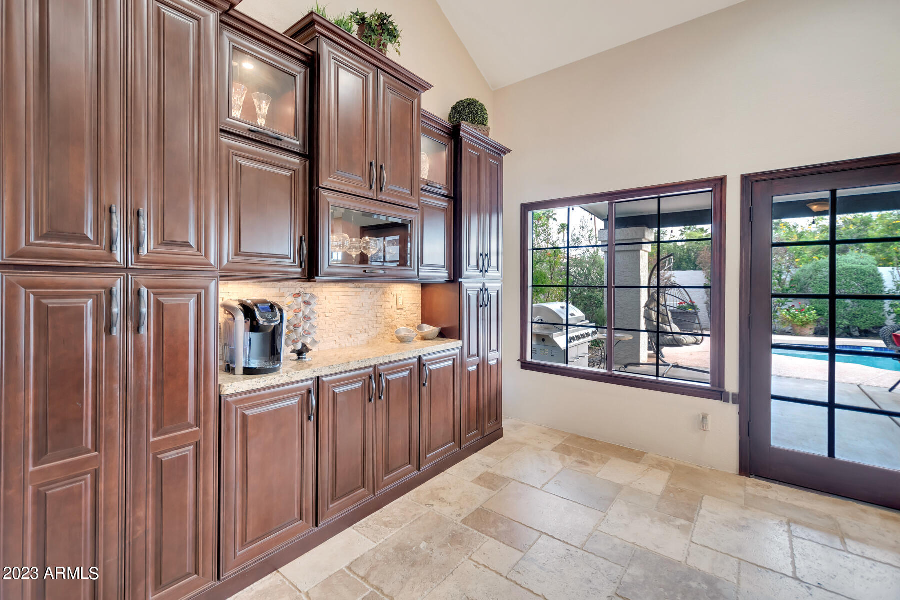 8387 E THOROUGHBRED Trail