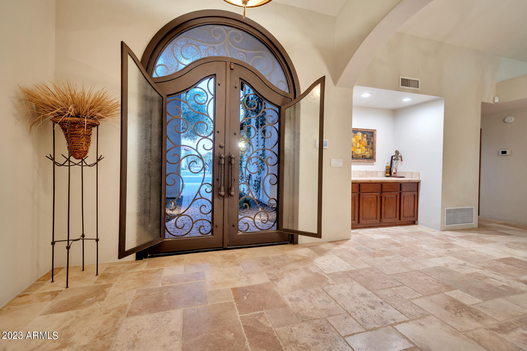 8387 E THOROUGHBRED Trail