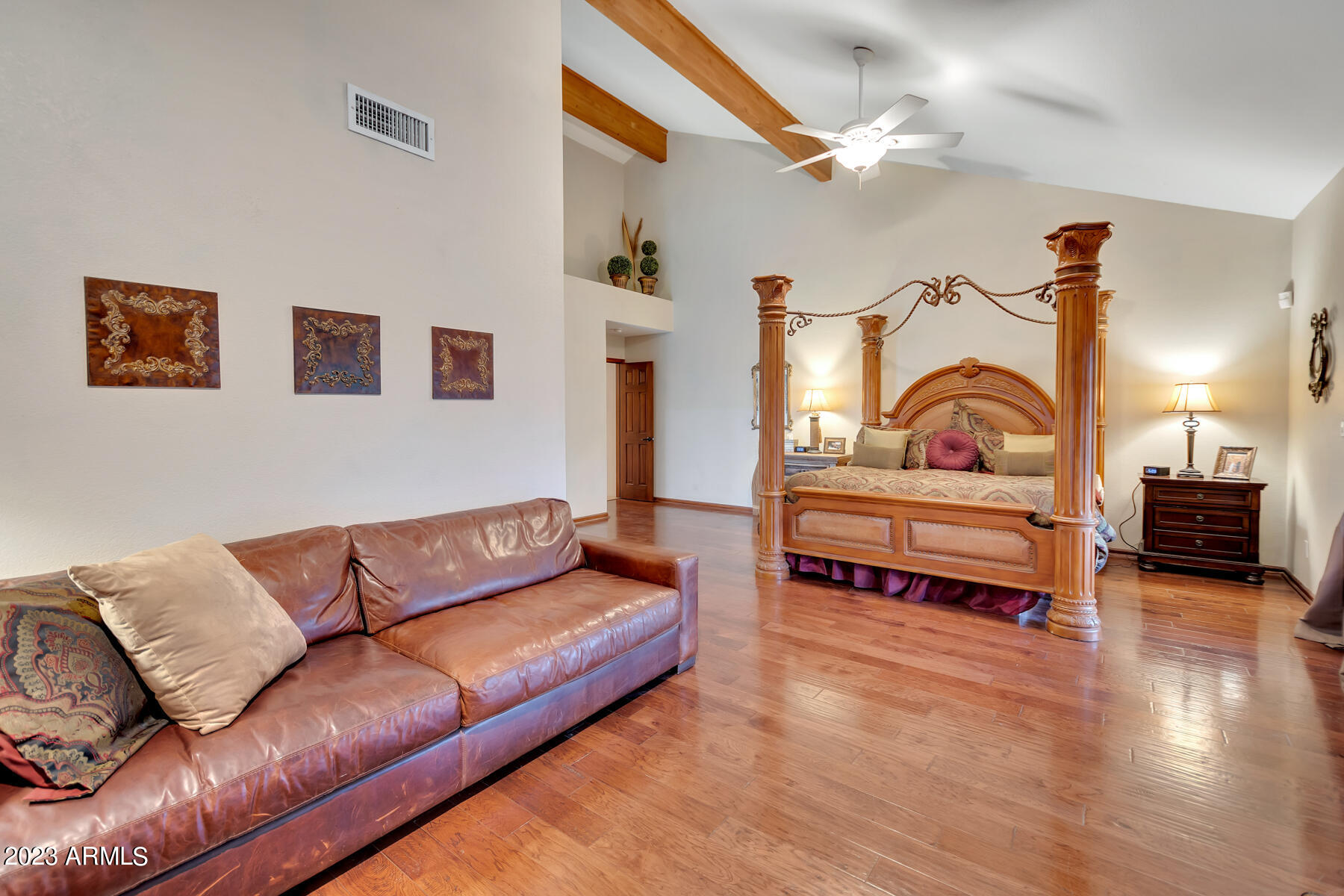 8387 E THOROUGHBRED Trail