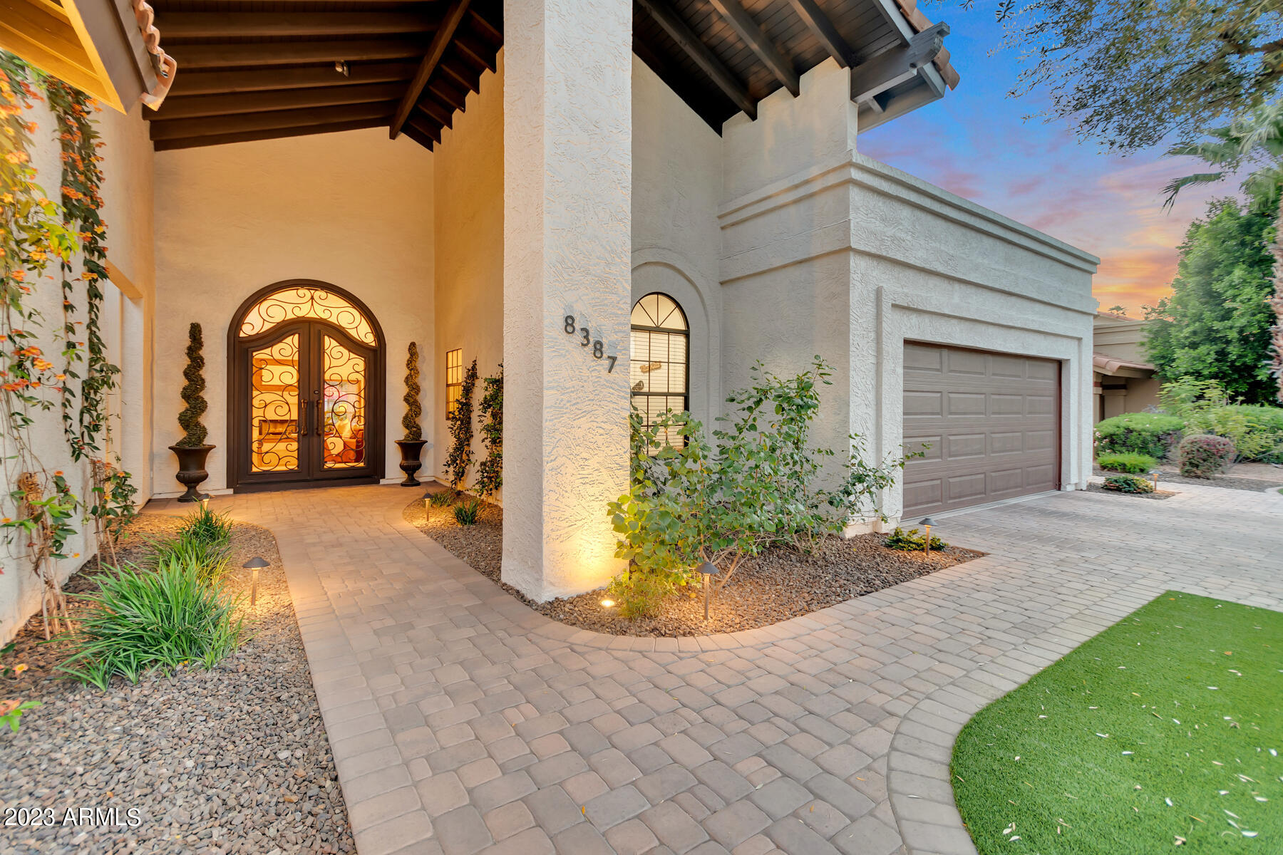 8387 E THOROUGHBRED Trail