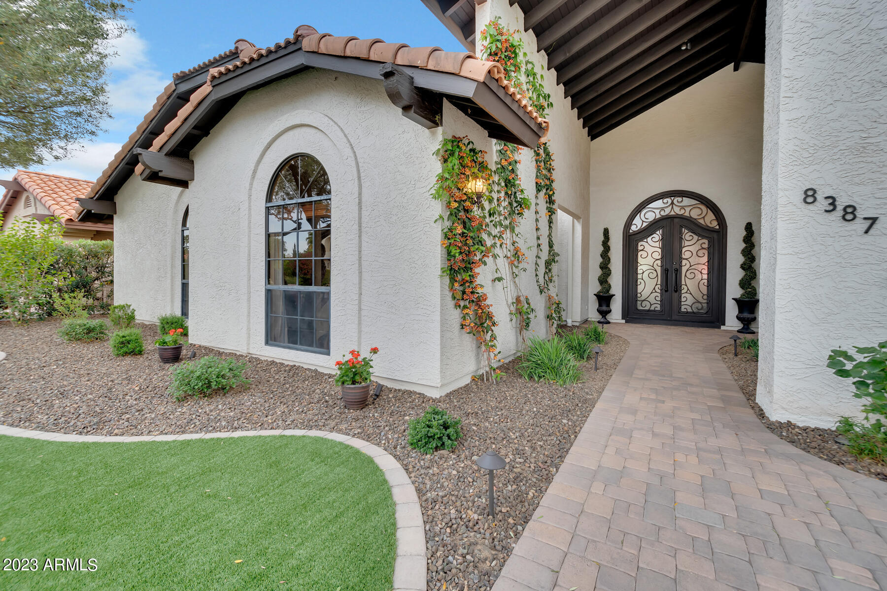 8387 E THOROUGHBRED Trail