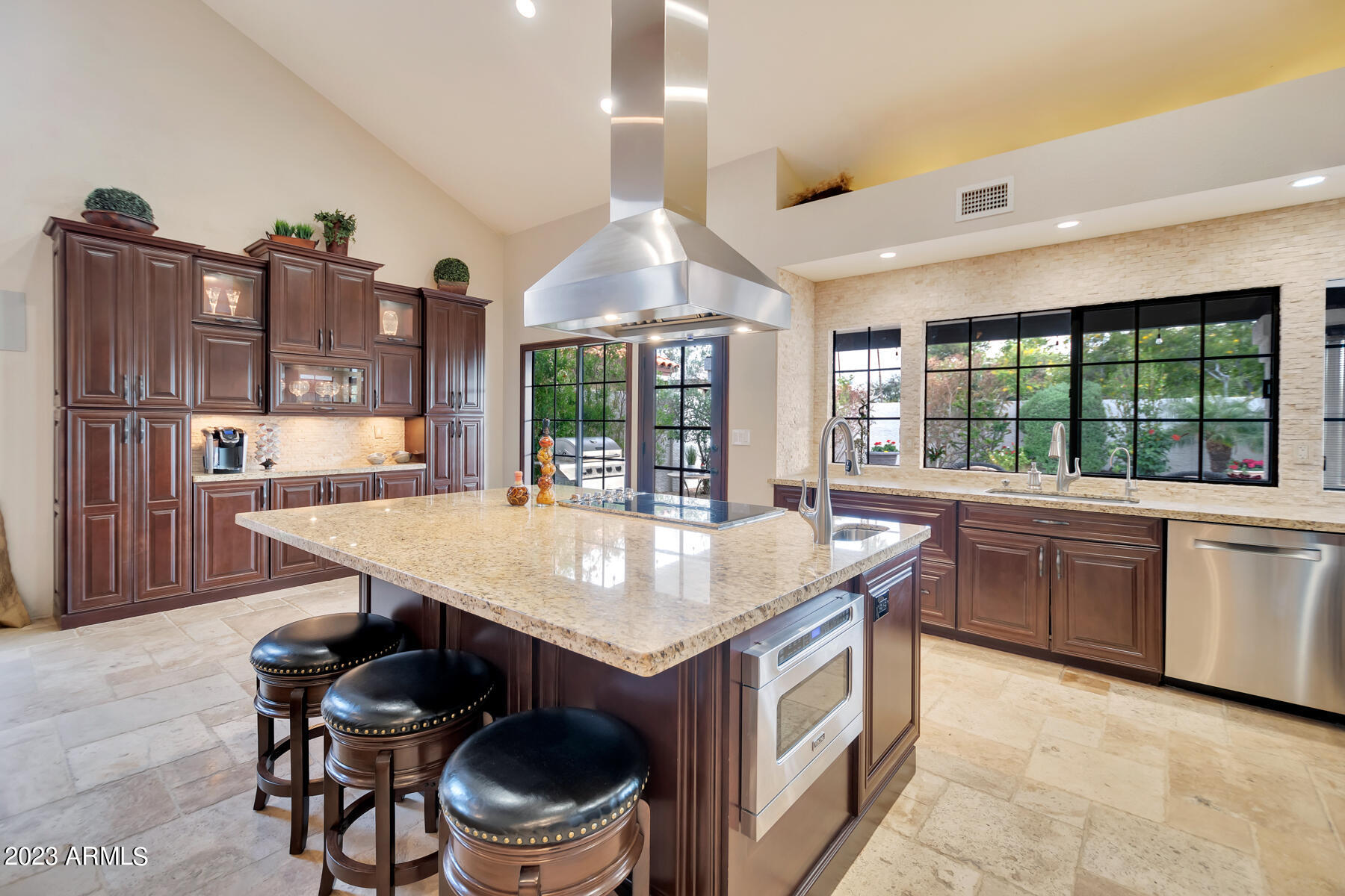 8387 E THOROUGHBRED Trail