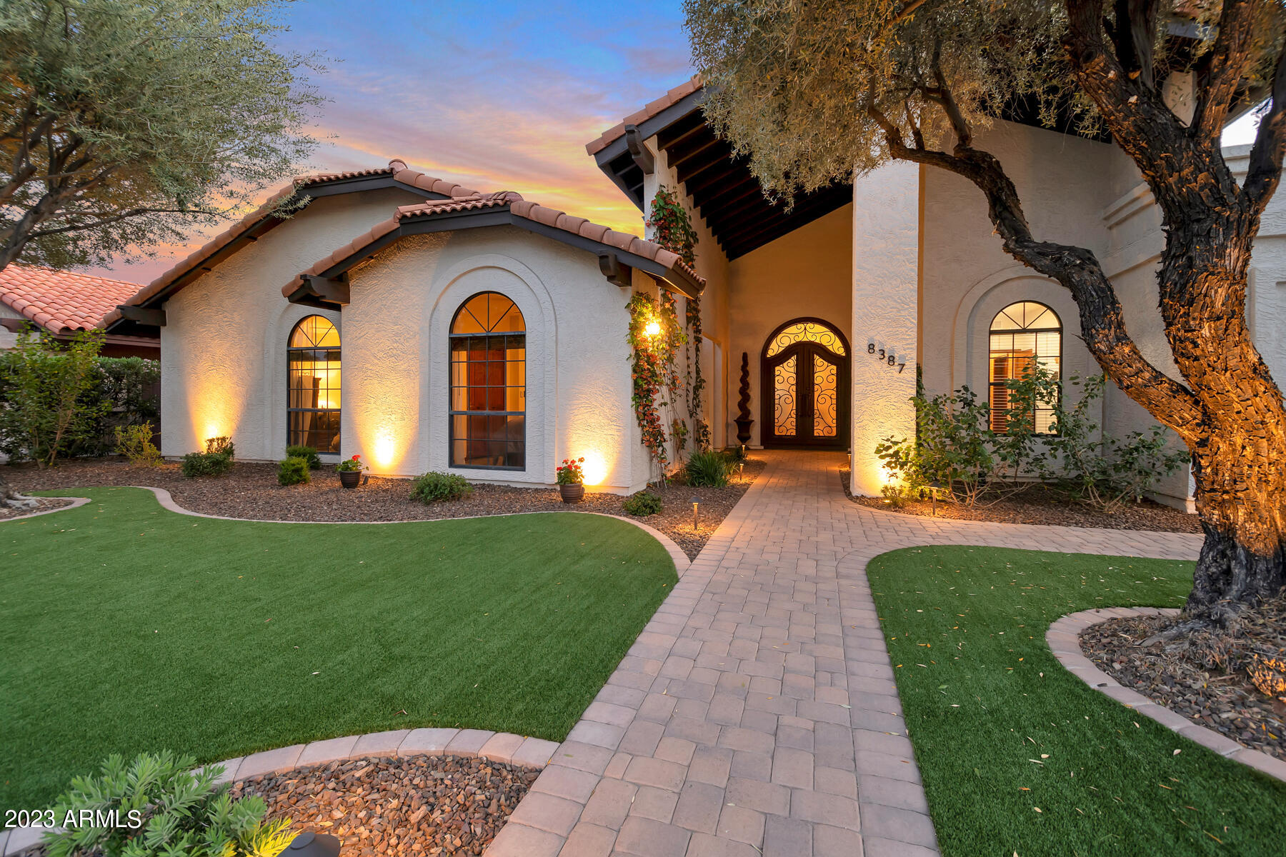 8387 E THOROUGHBRED Trail