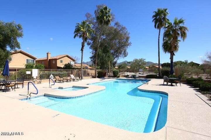 9453 E WOOD Drive