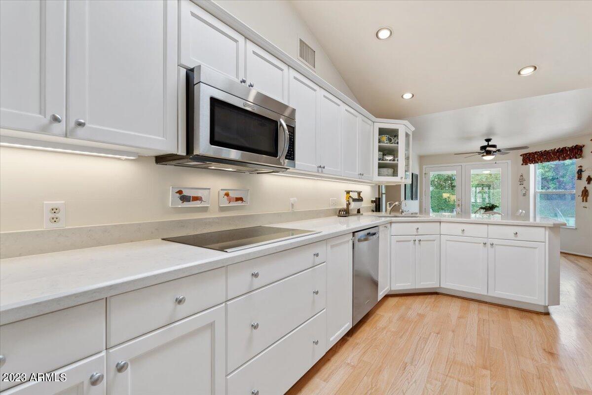 322 W STELLA Lane