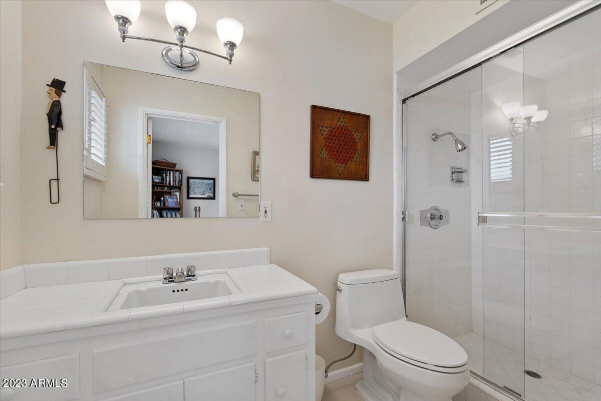 322 W STELLA Lane