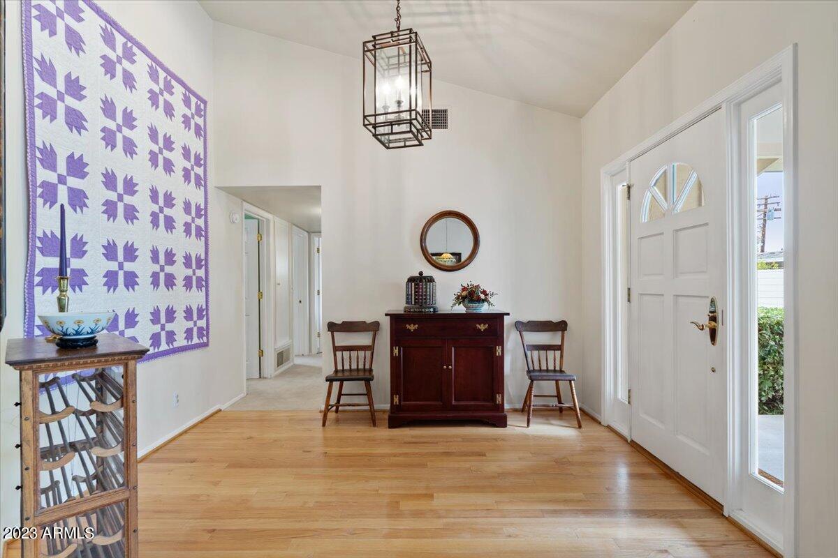 322 W STELLA Lane