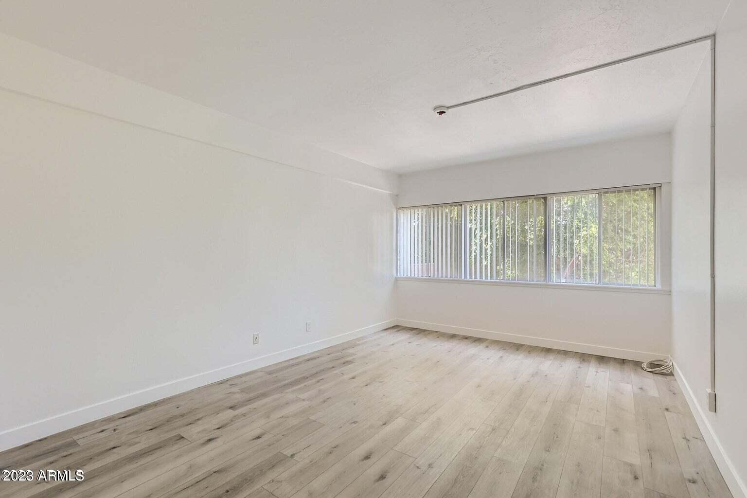 353 E THOMAS Road Unit: C206