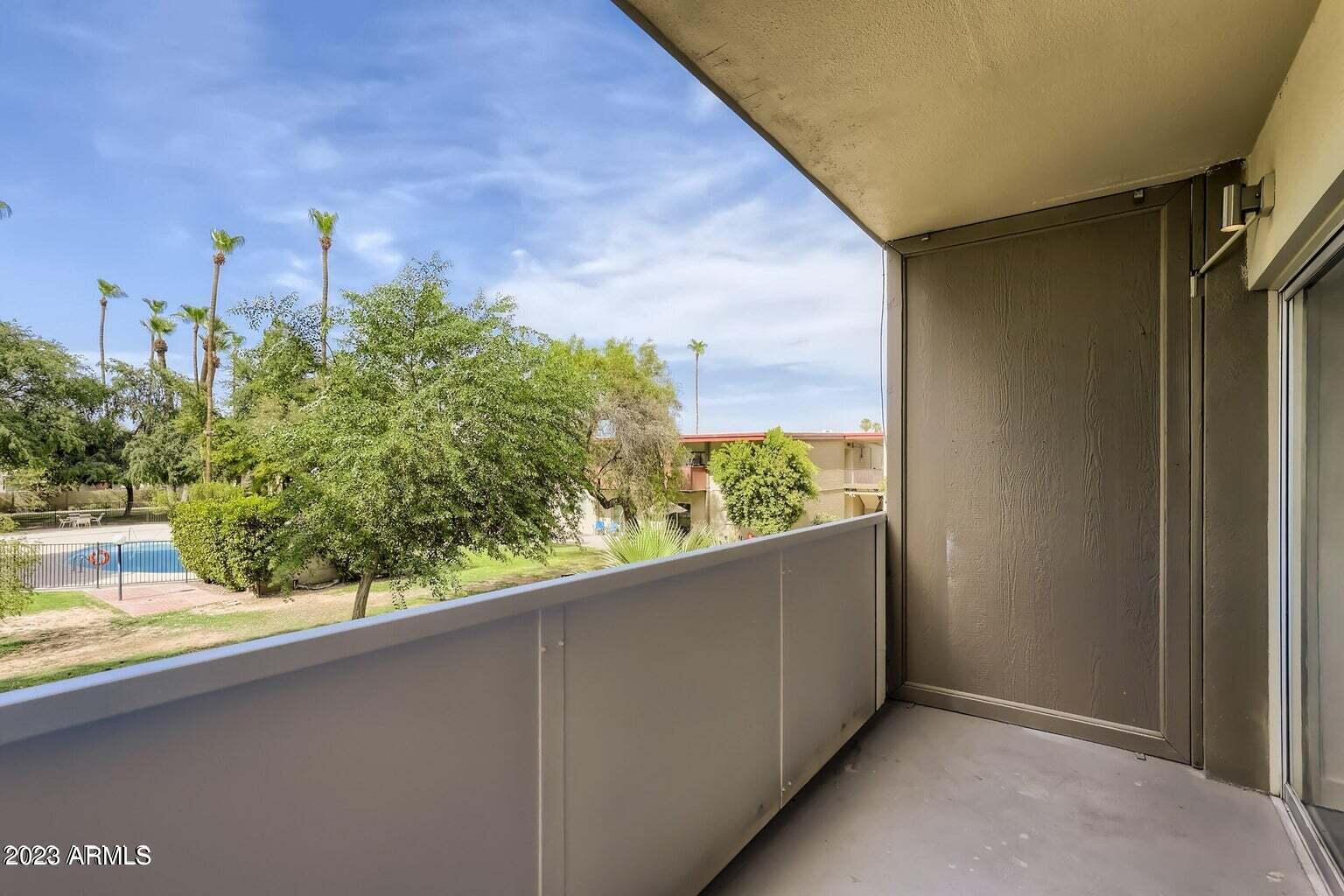 353 E THOMAS Road Unit: C206