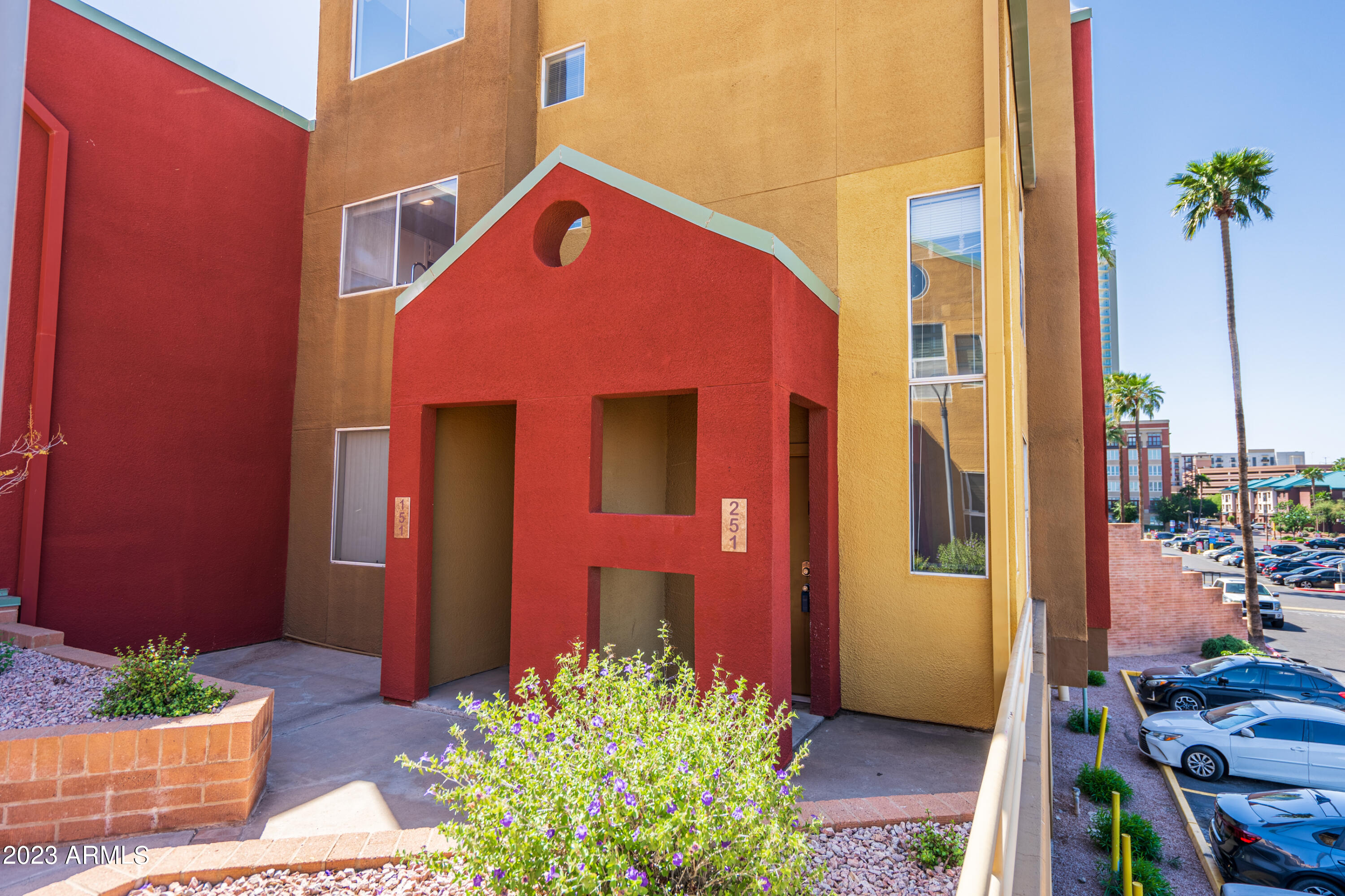 154 W 5TH Street Unit: 251