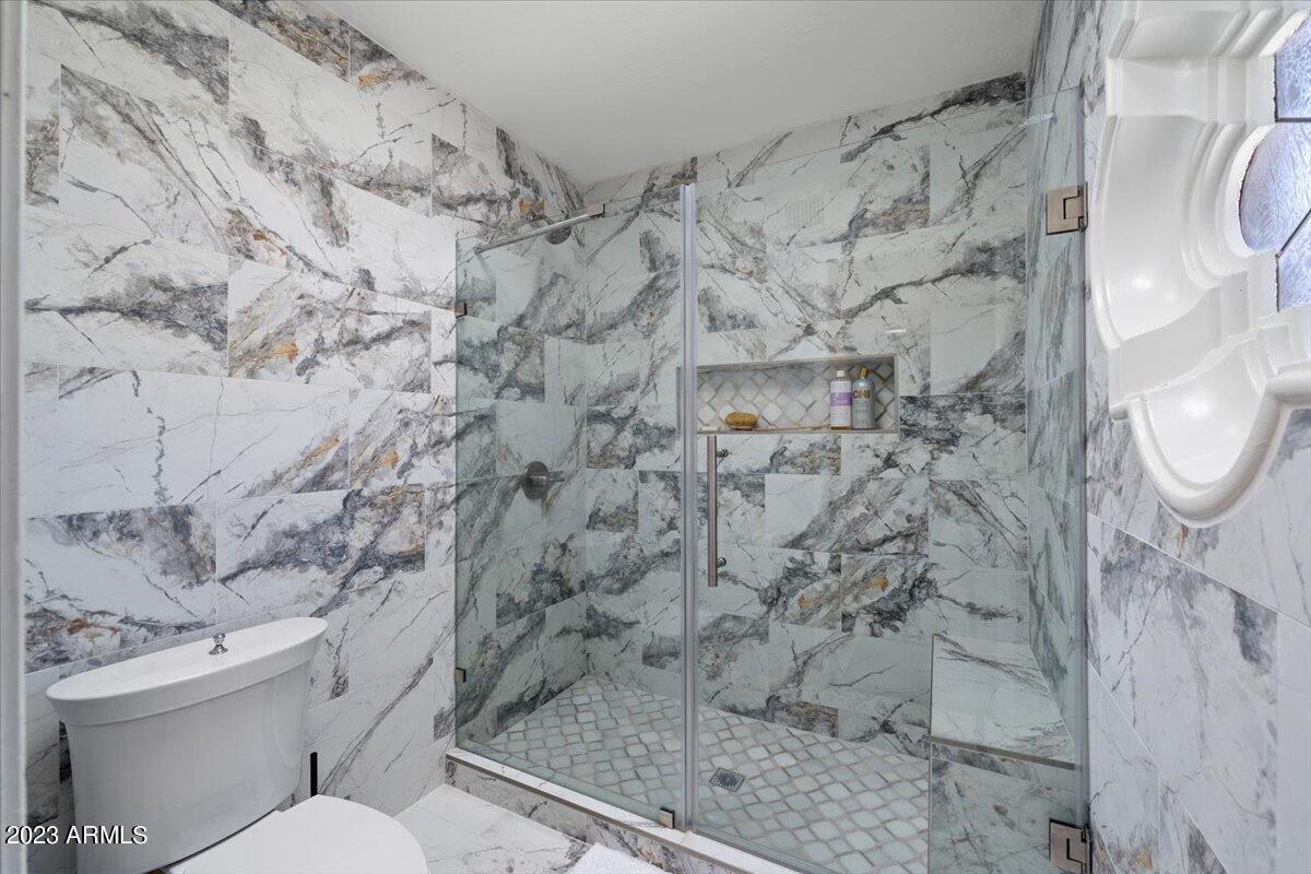 6349 N 78th Street Unit: 105