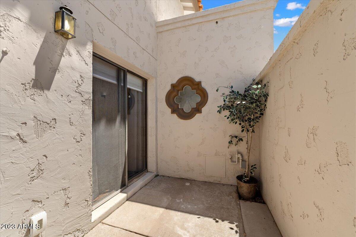 6349 N 78th Street Unit: 105
