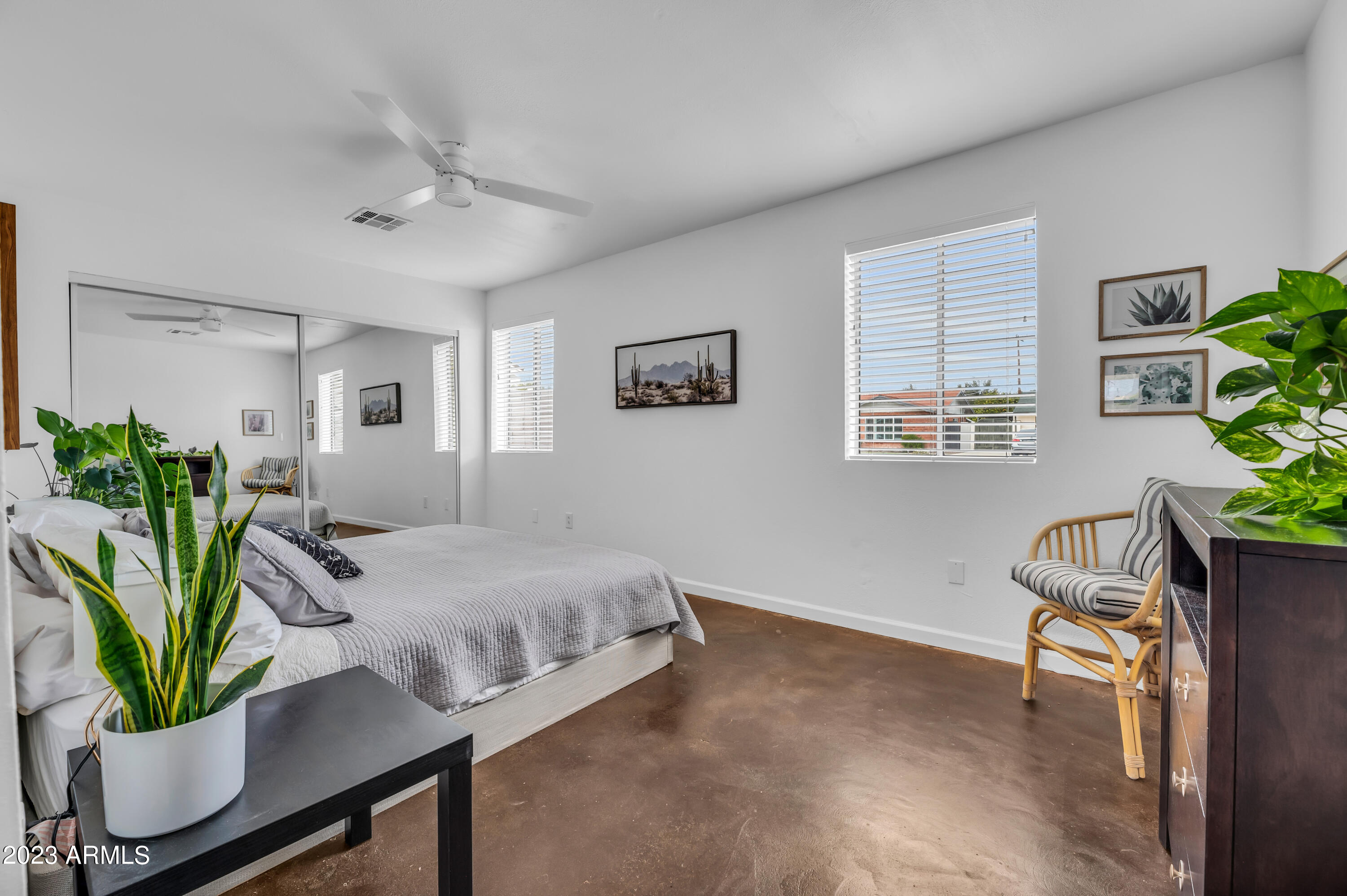 8335 E WELDON Avenue