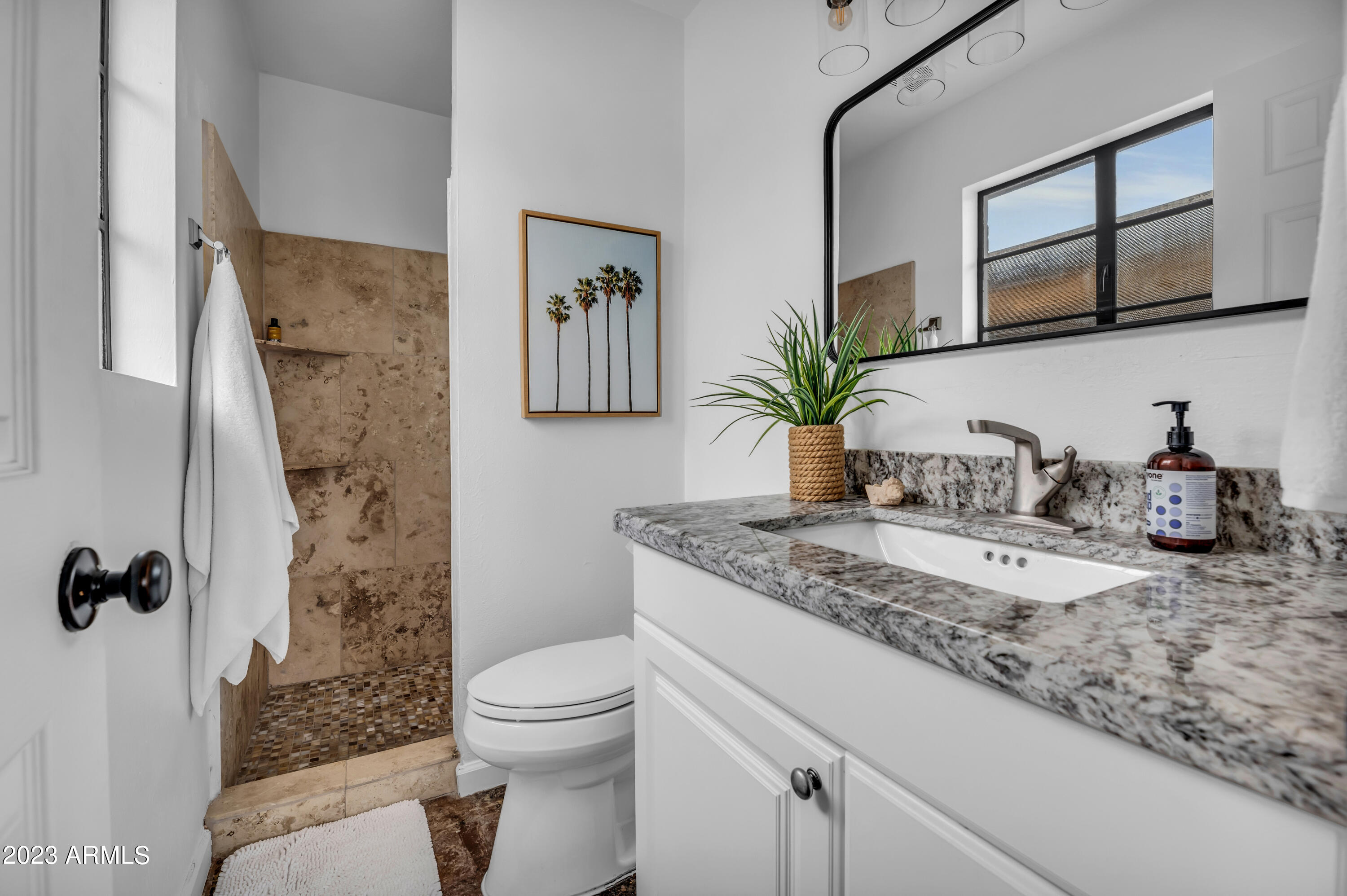 8335 E WELDON Avenue