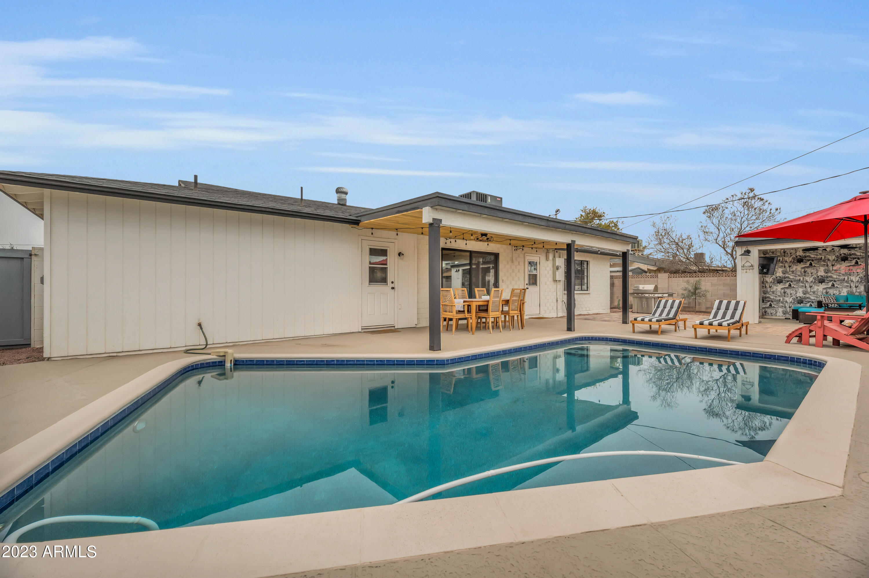 8335 E WELDON Avenue