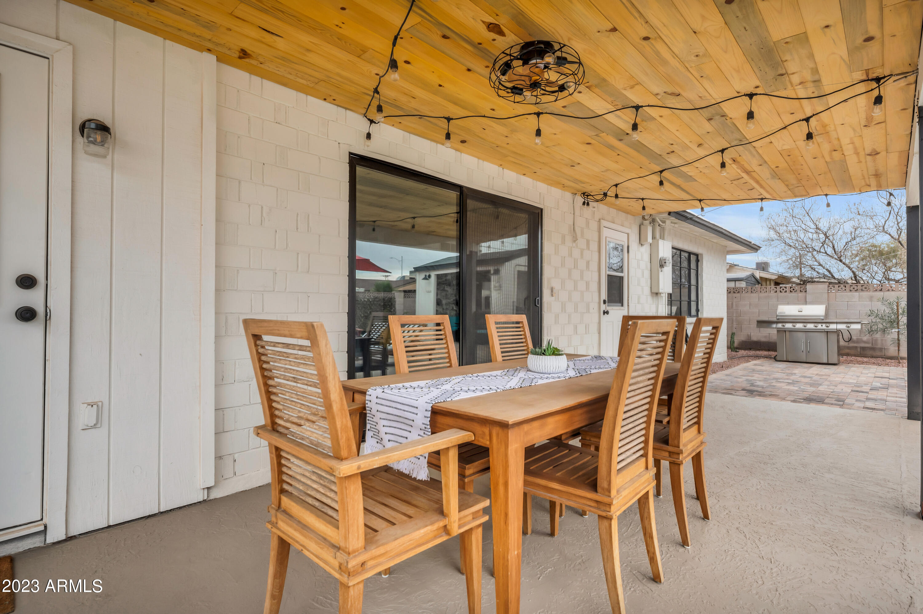 8335 E WELDON Avenue