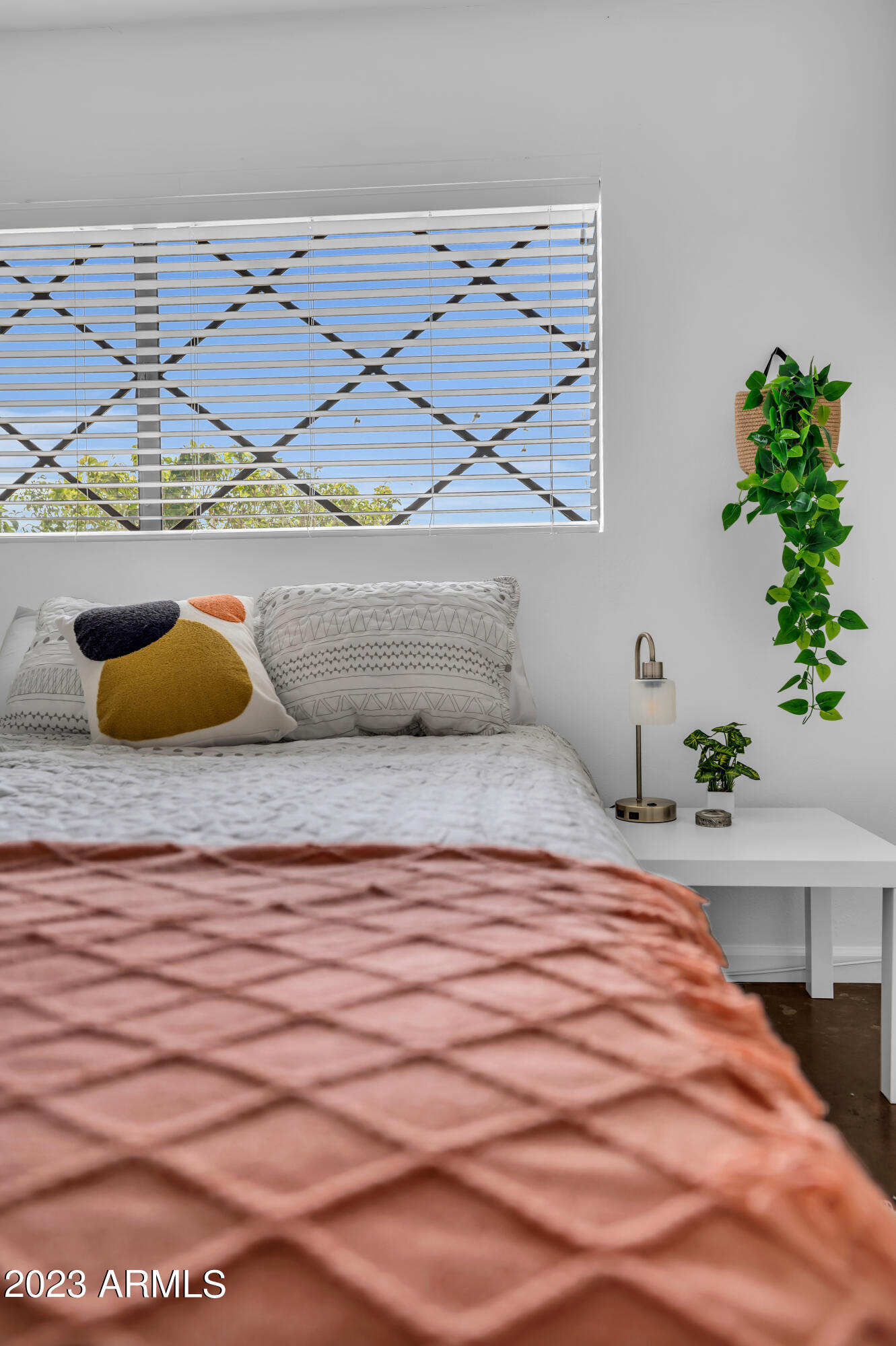 8335 E WELDON Avenue