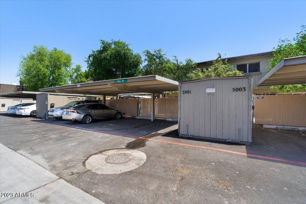5001 S WILLOW Drive