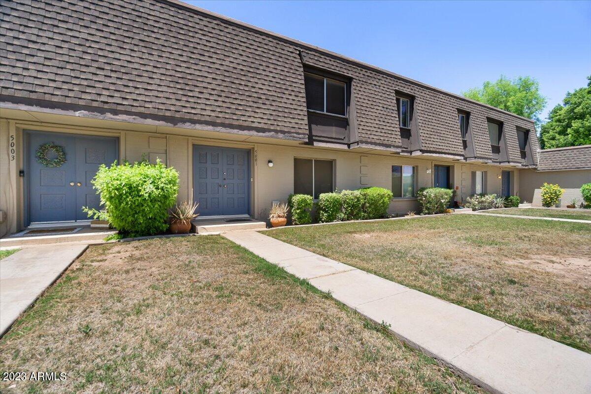 5001 S WILLOW Drive